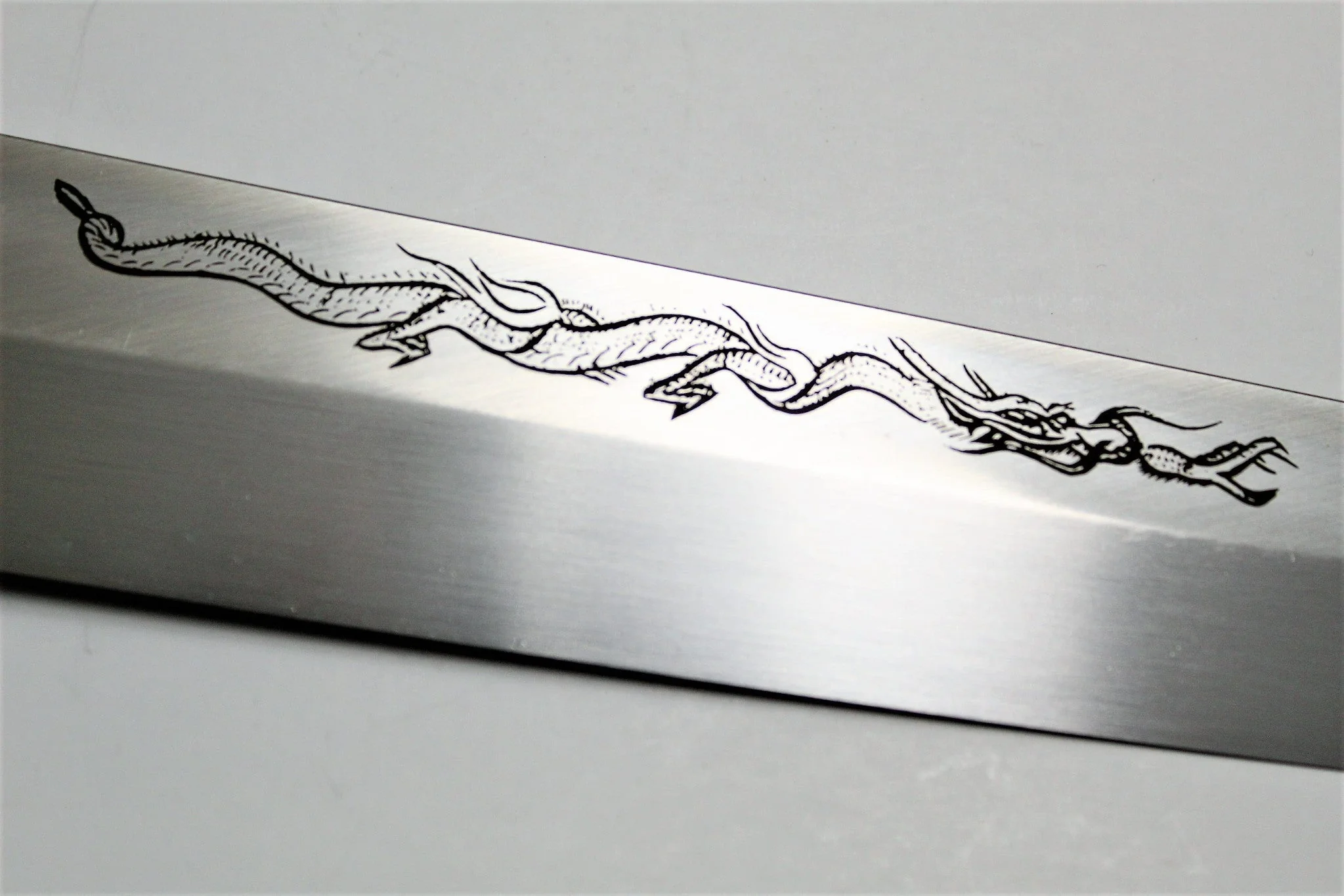 Sakai Takayuki Honyaki Shoryu Genbu Sakimaru Yanagiba Slicer with Saya 300mm (11.8") VG-10 Slicer - Image 4