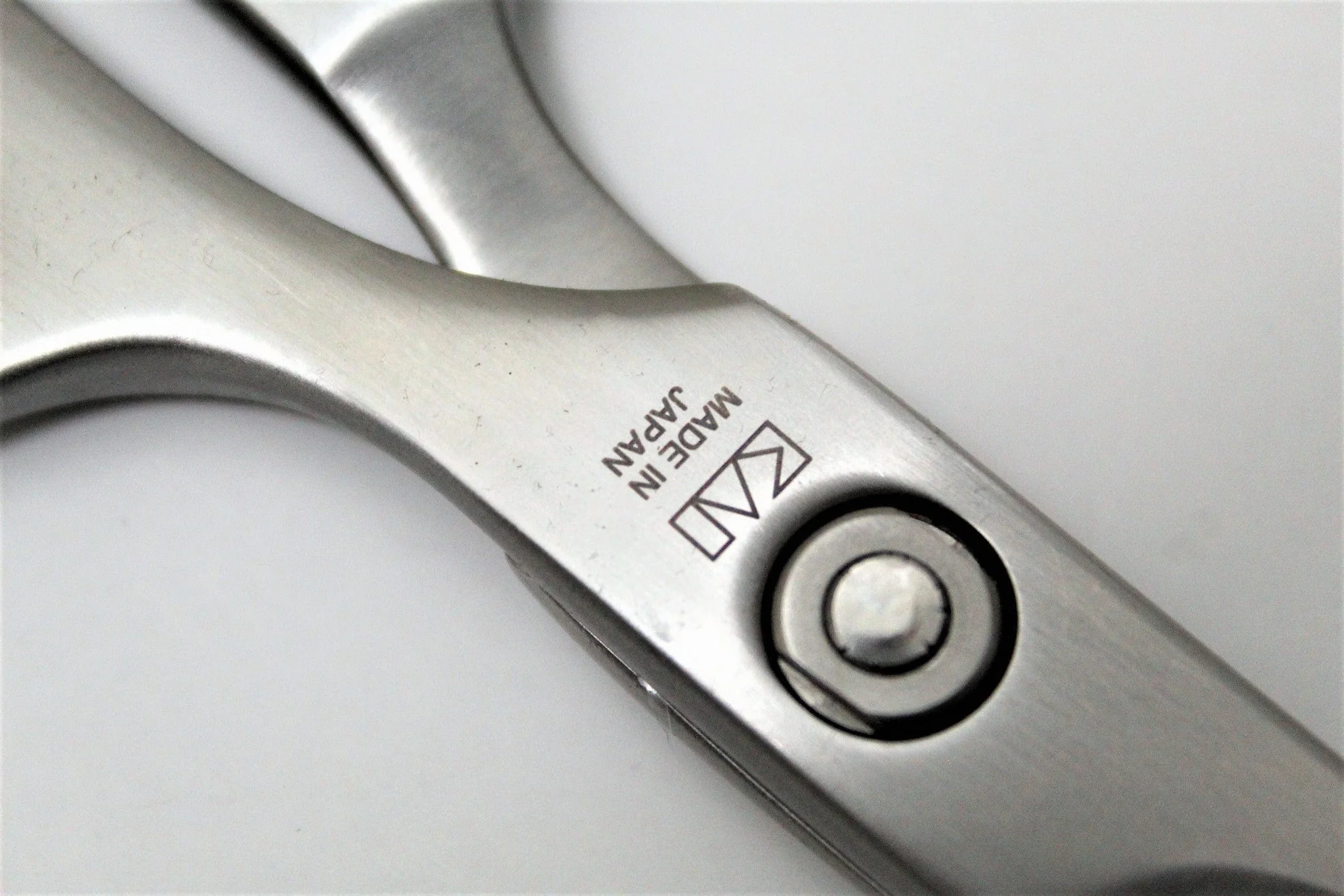 KAI Seki Magoroku Stainless Steel Curved Kitchen Shears DH3346 - Image 10
