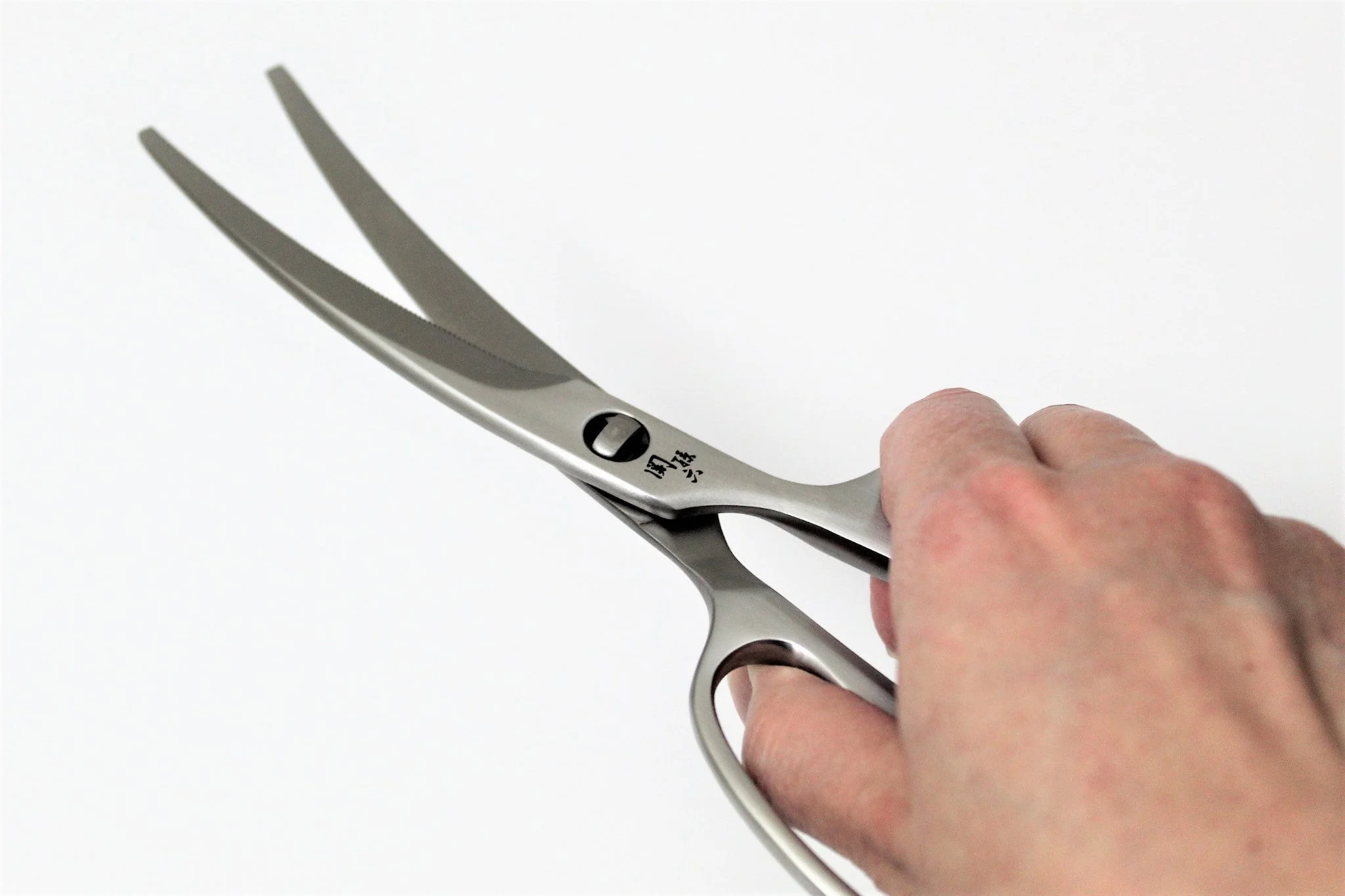 KAI Seki Magoroku Stainless Steel Curved Kitchen Shears DH3346 - Image 13