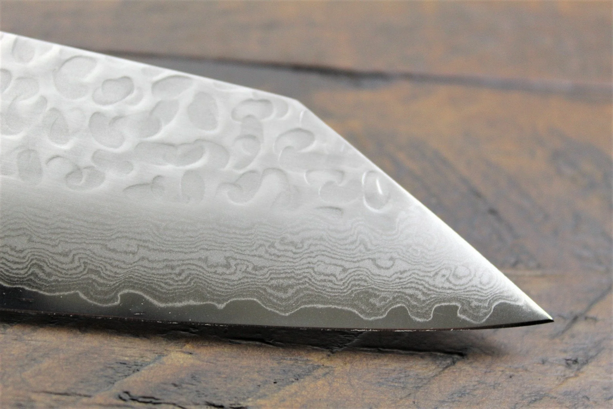 Sakai Takayuki 33-Layer Hammered Damascus 190mm Kengata Gyuto (VG10 Steel) - Image 4