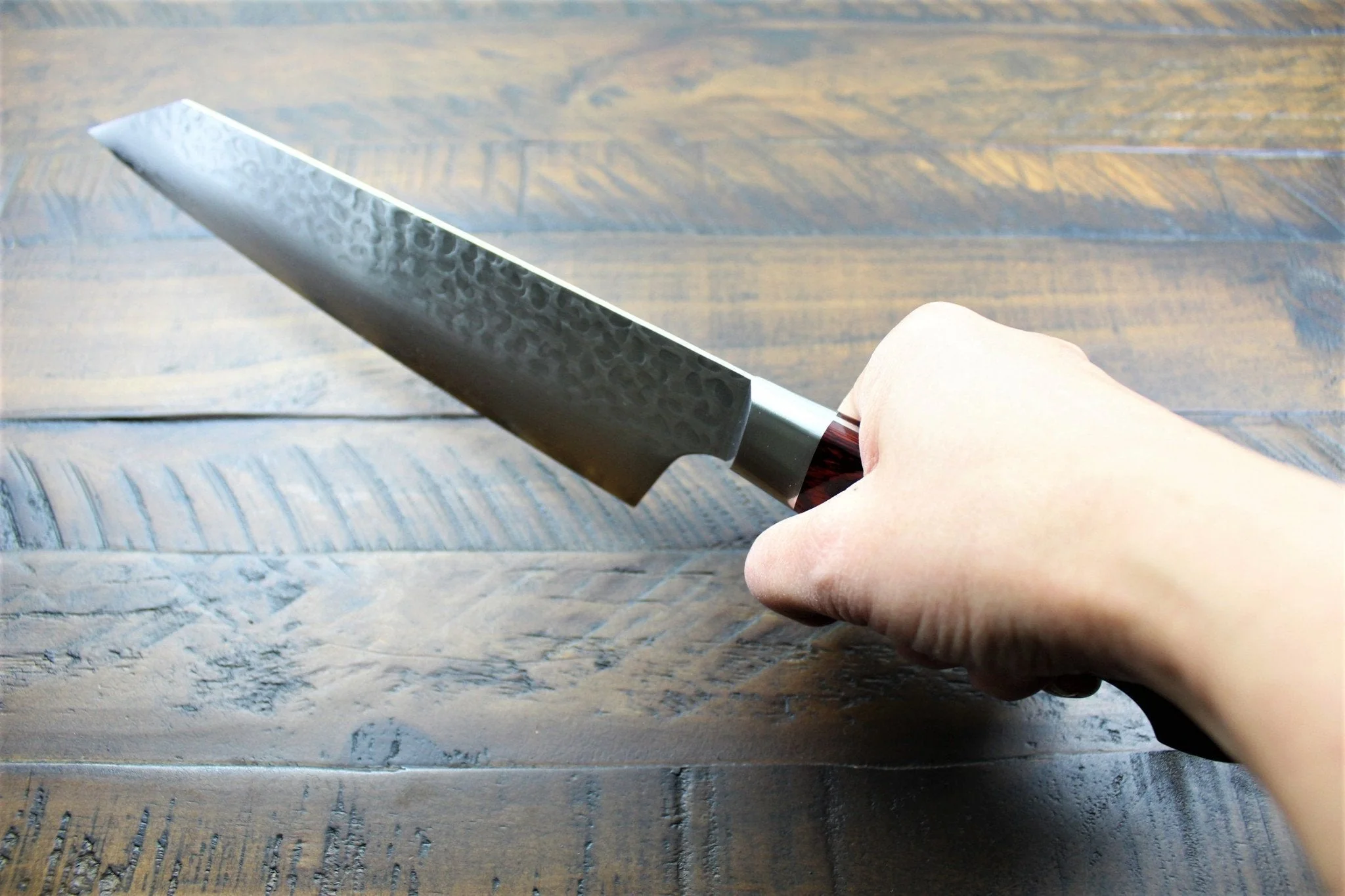 Sakai Takayuki 33-Layer Hammered Damascus 190mm Kengata Gyuto (VG10 Steel) - Image 9