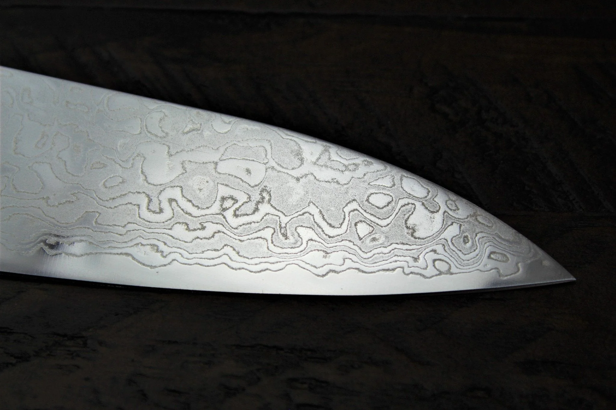 Sakai Takayuki 45-Layer Mirror Finish Damascus 180mm (7.1") / 210mm (8.3") Gyuto (AUS-10 Steel) - Image 4