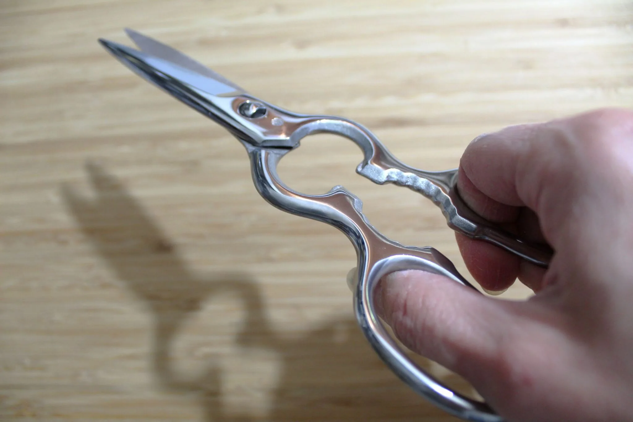 Forged Kitchen Scissors with Paulownia Box - Image 7