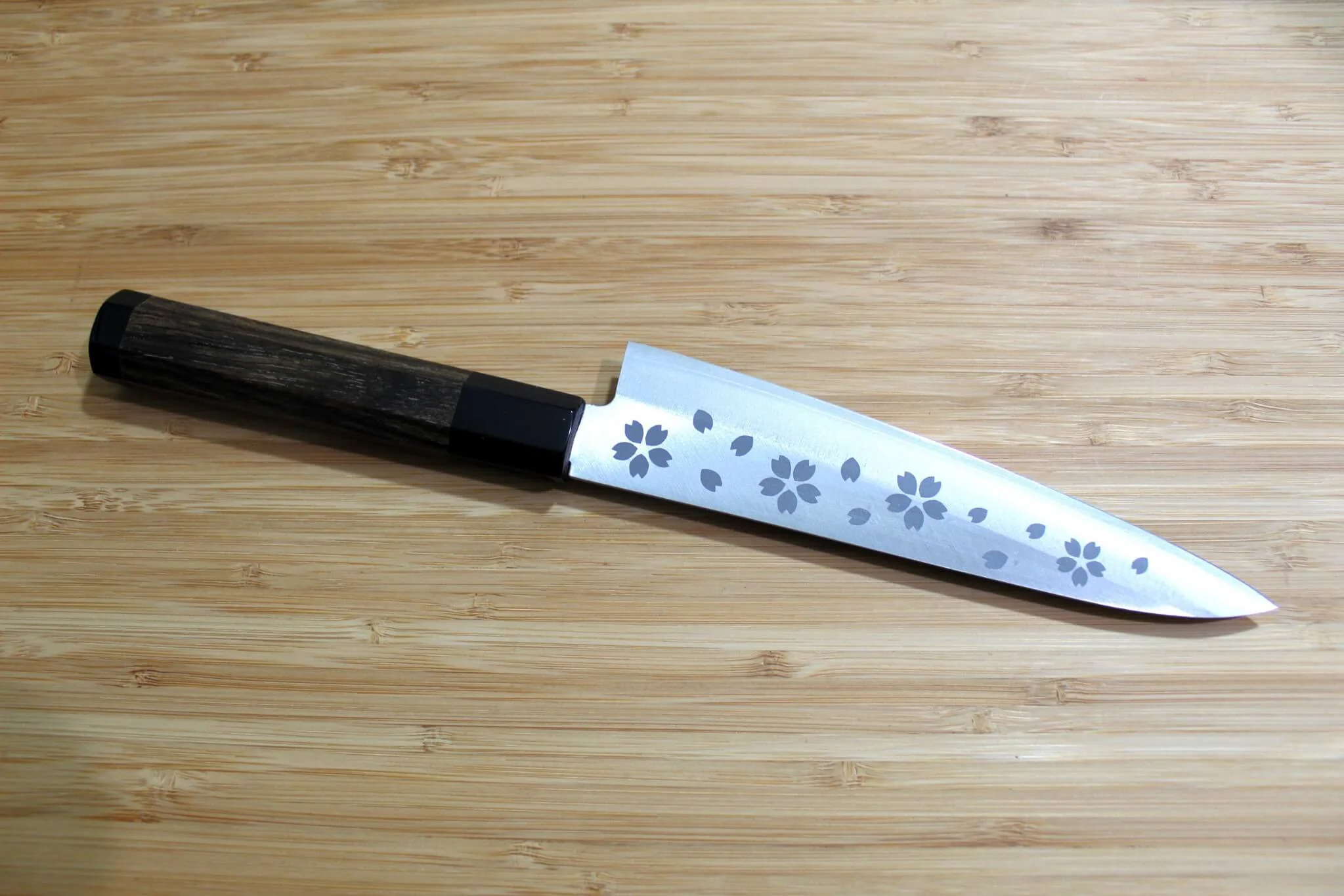 Fujita Marunoko VG 10 Cherry Blossom Petty with Cypress Handle 150mm / 5.9" - Image 5