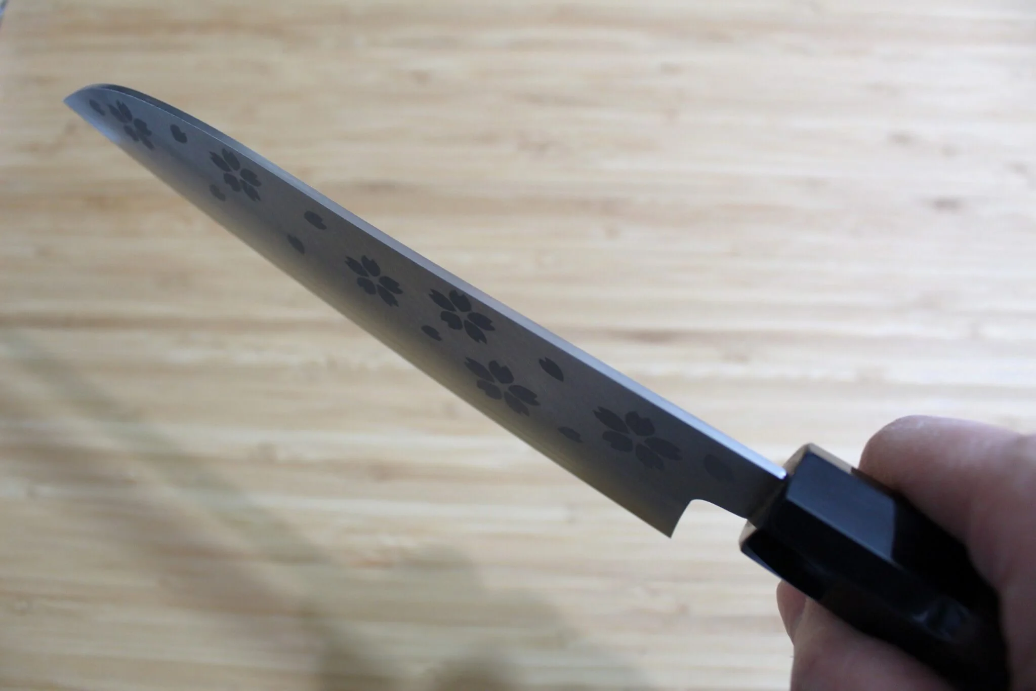 Fujita Marunoko VG-10 Cherry Blossom Santoku with Cypress Handle 180 mm - Image 9