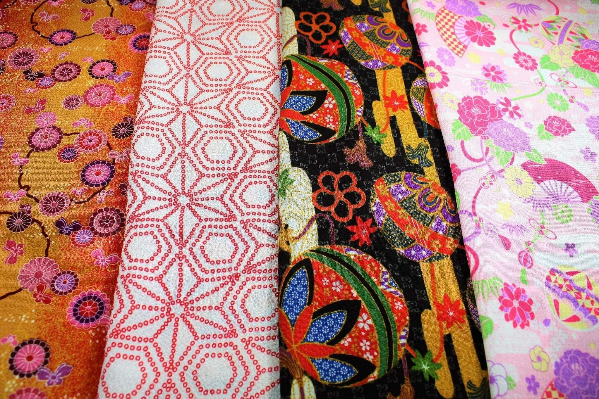 Gift Wrapping with Traditional Japanese kimono pattern fabric, wrapping per knife - Image 3