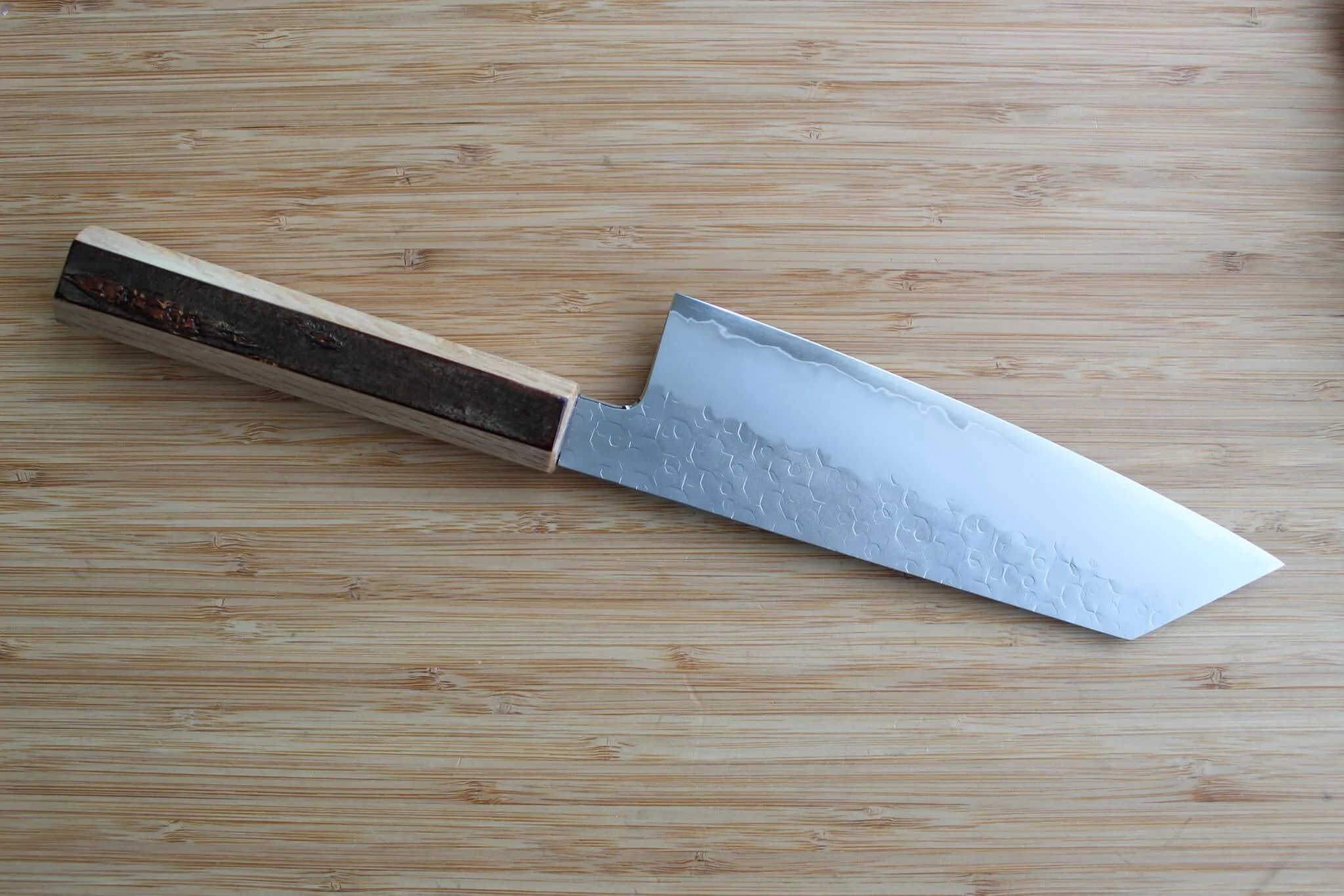Hado Shiosai SG2 Powdered Stainless 180mm Bunka - Cherry Bark Handle - Image 5