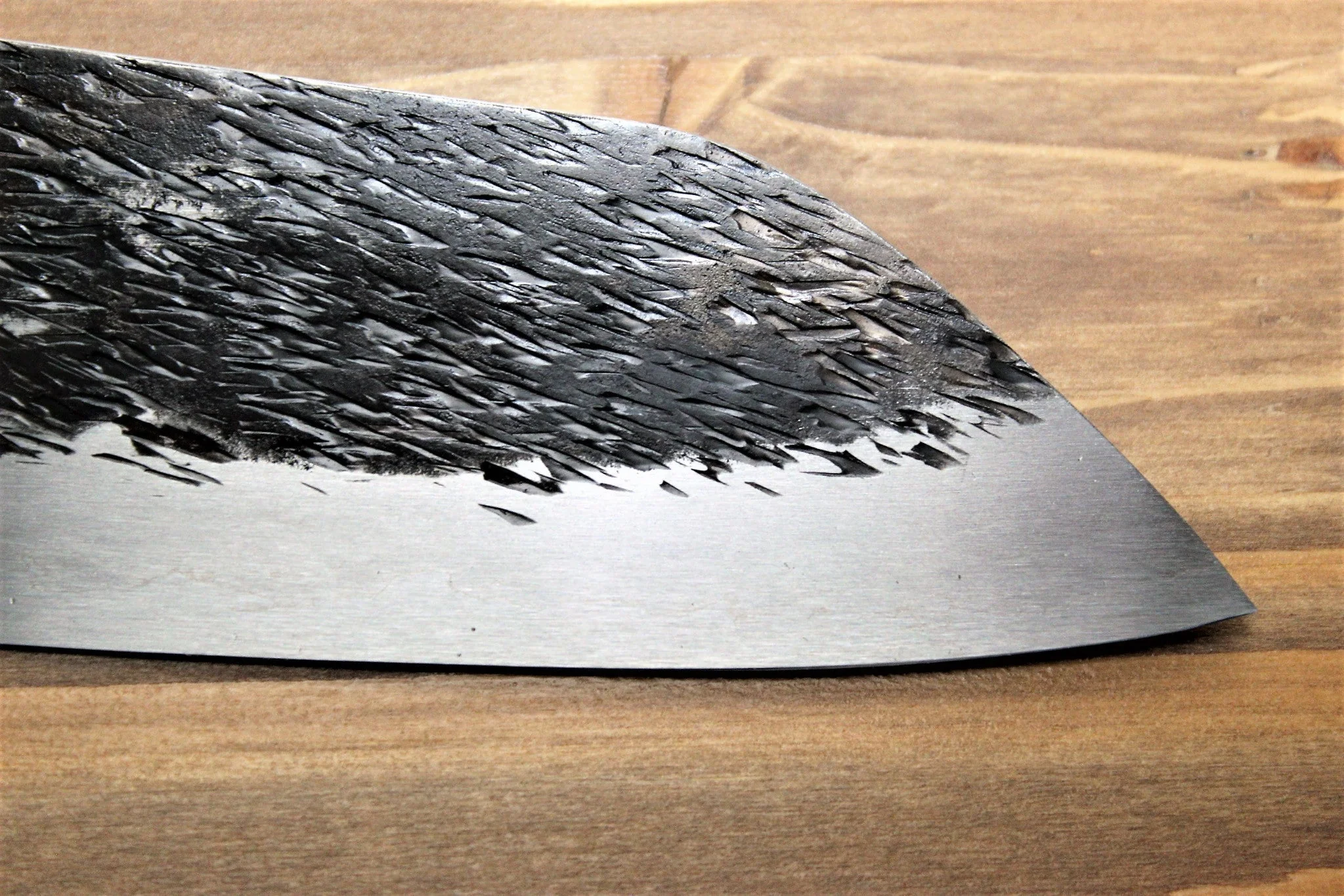 Isamitsu Aogami Super / Blue Super Steel Santoku 165 mm / 6.5" Red Maple Handle - Image 5