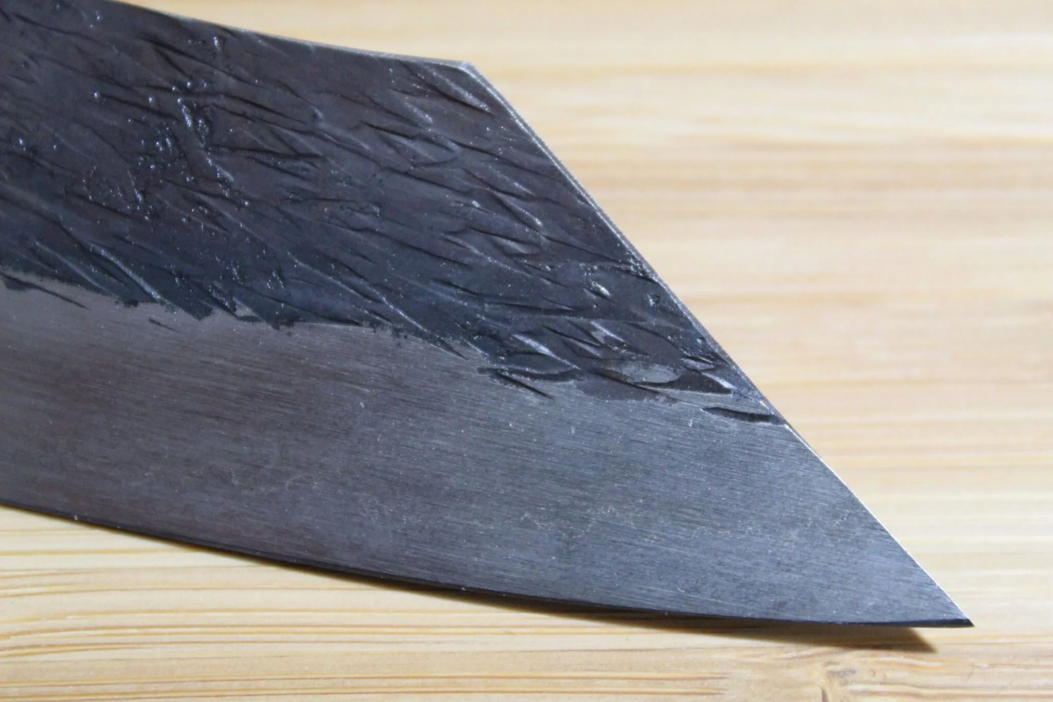 Isamitsu Shirogami #1 / White Steel #1 Kiritsuke 135 mm / 5.3" Red Two Tone Maple Handle - Image 4