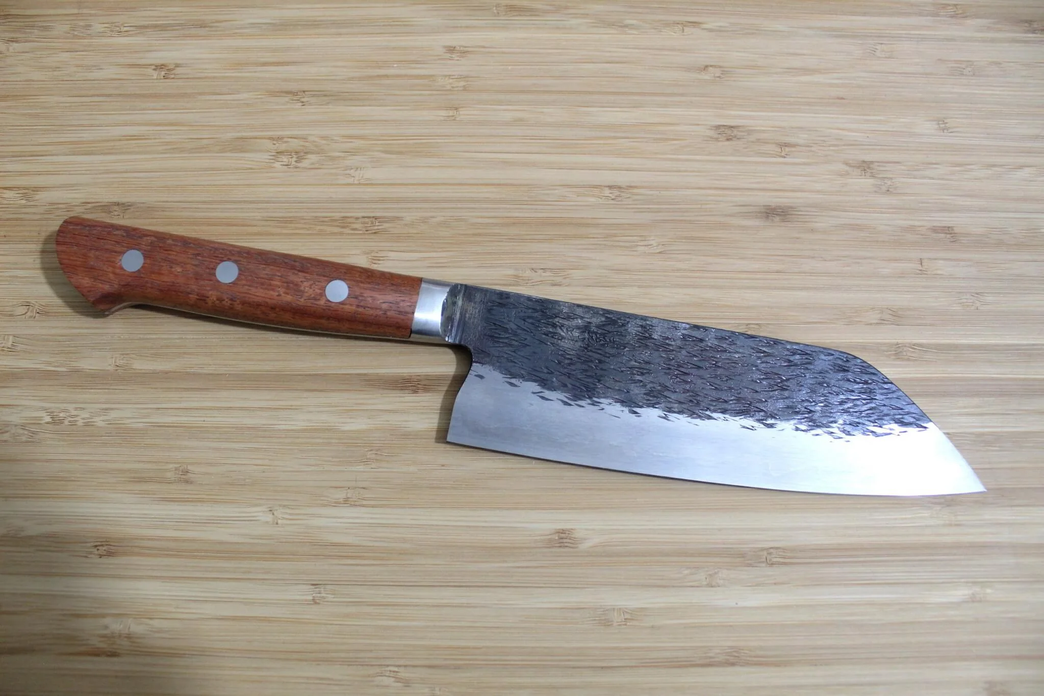 Isamitsu Shirogami #1 / White Steel #1 Santoku 180 mm Maple Handle