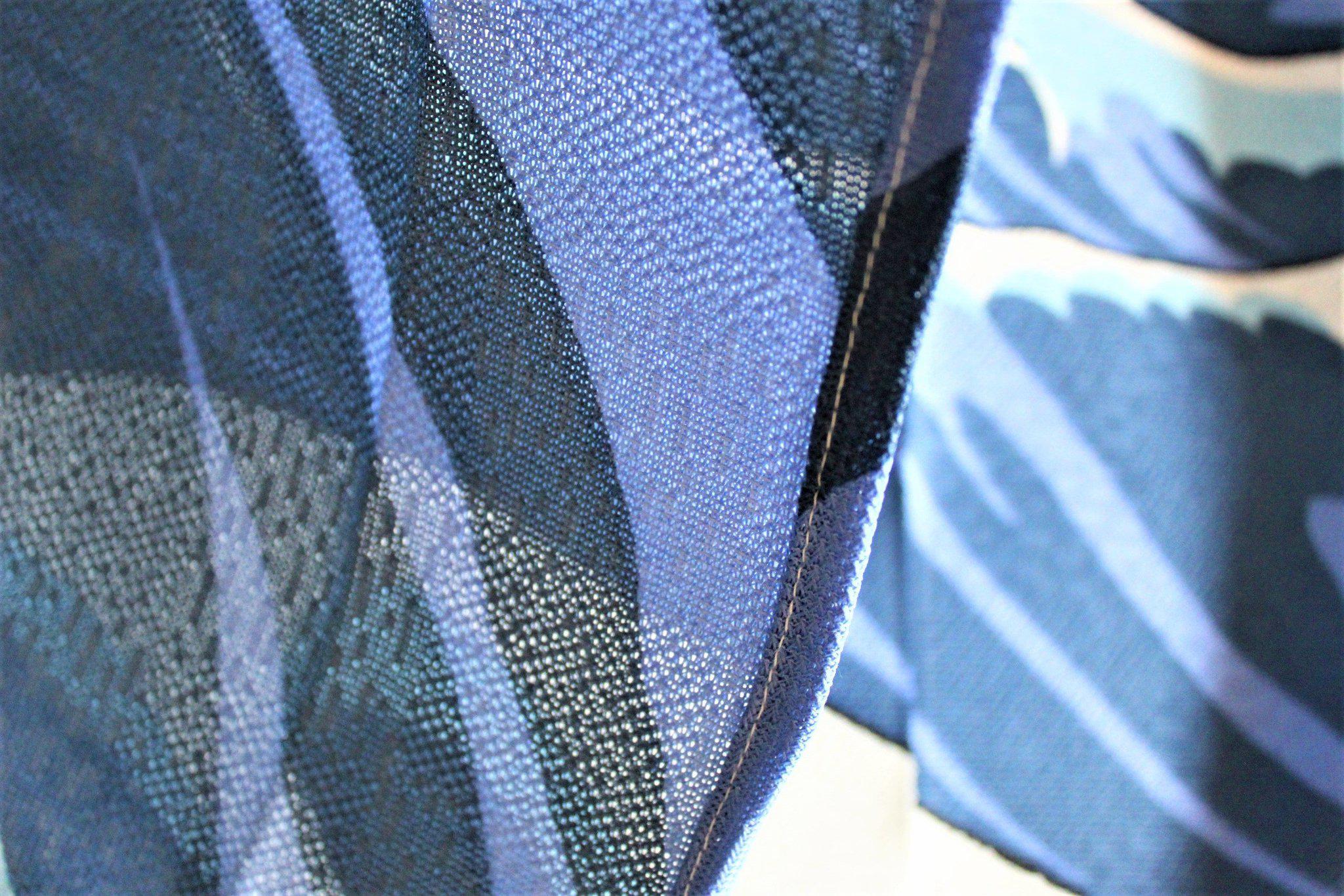 Japanese Noren Curtain with light fabric - The Great Wave of Kanagawa - Image 6