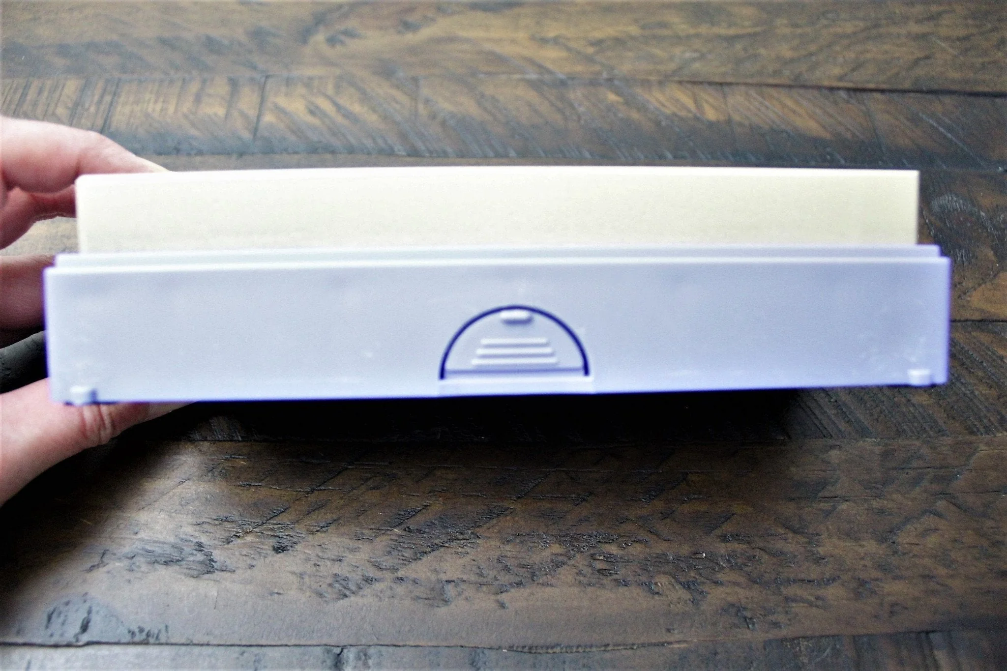 Japanese Toishi Sharpening Stone with Base - Grit 6000 (Finishing Whetstone) - Image 4