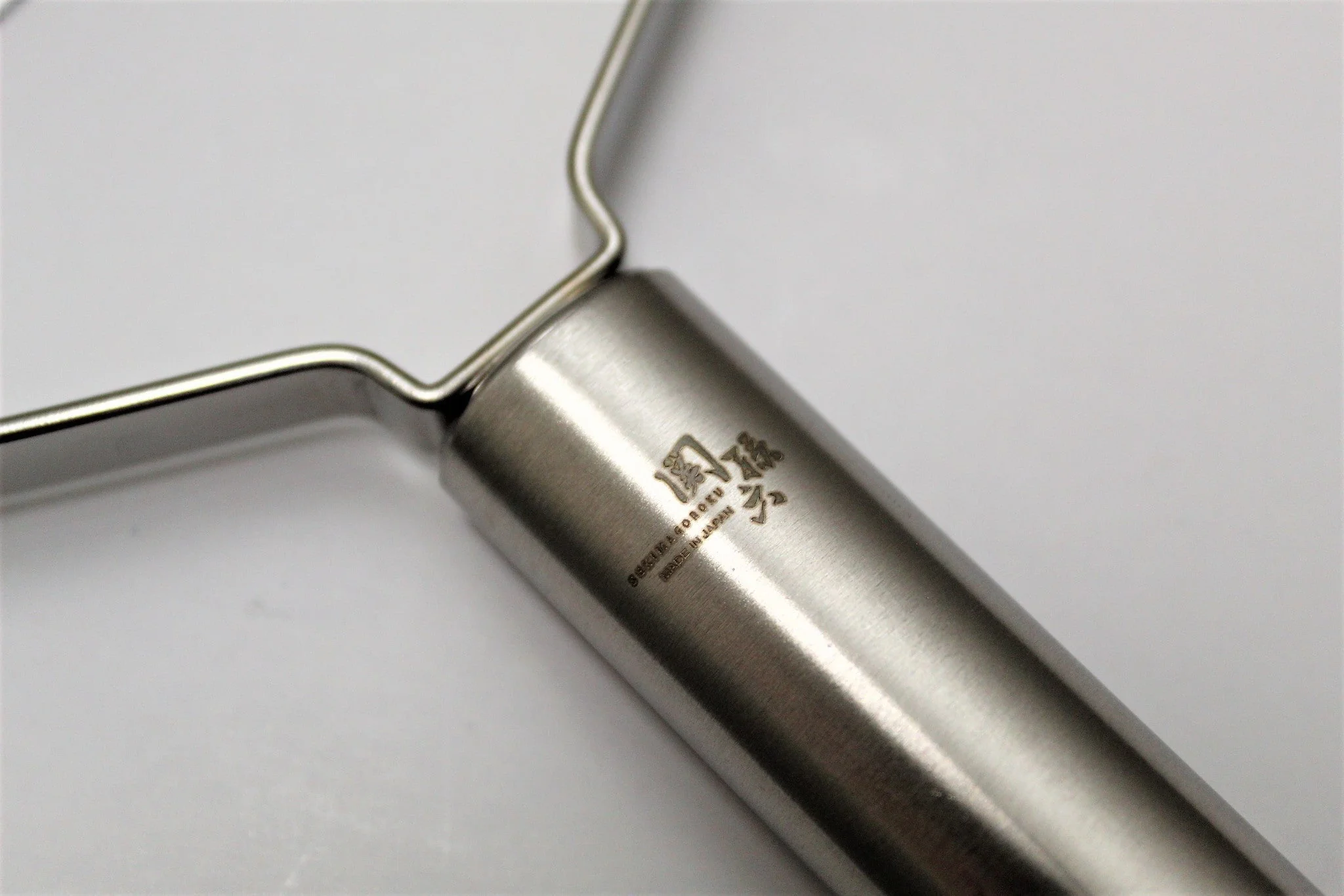 Kai Seki Magoroku Wide Stainless Steel Peeler (Slice & Julienne Set) DH-3301 - Image 3