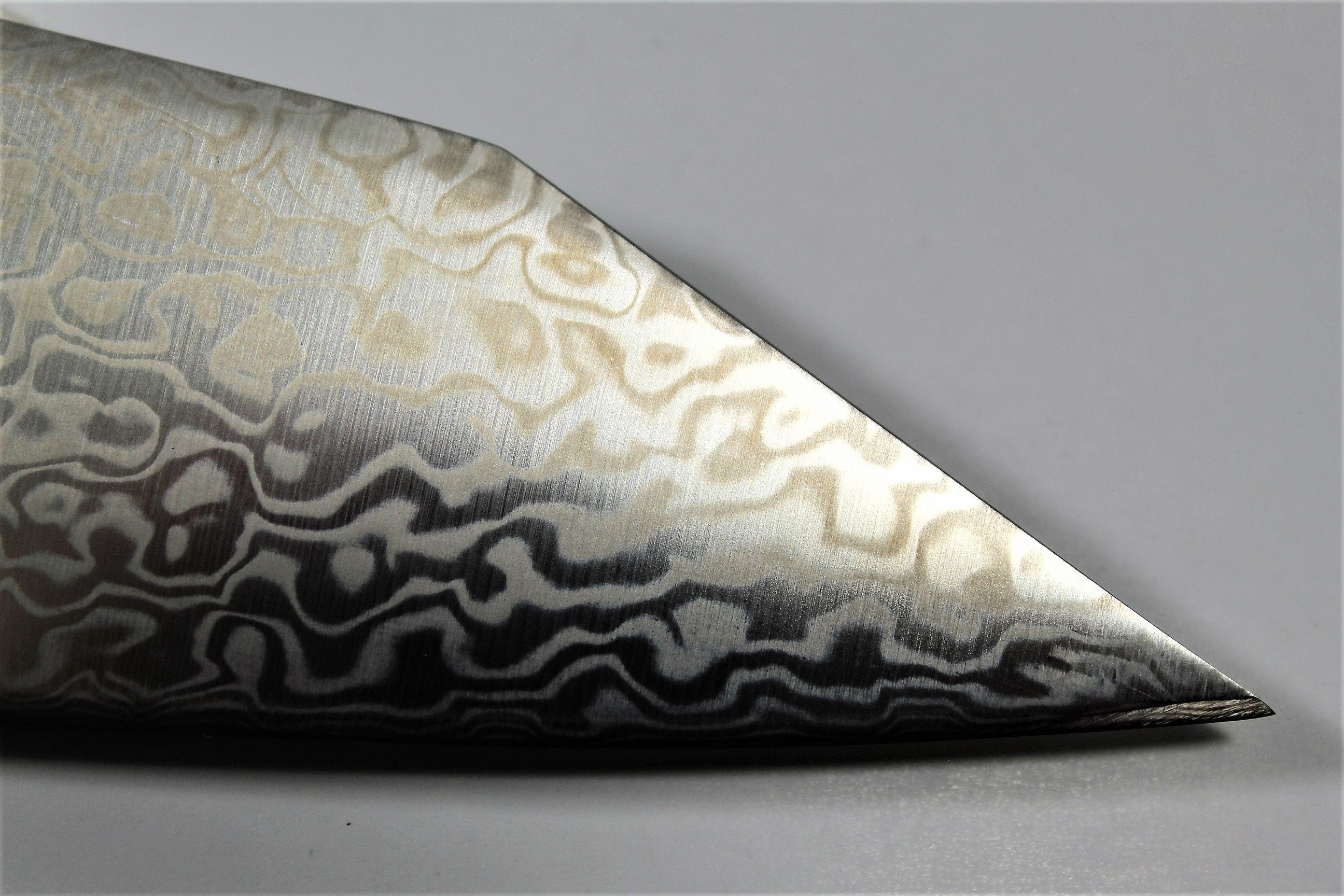 Sakai Takayuki Coreless VG10 & VG2 Damascus 190mm Kengata Gyuto - Black Canvas Micarta - Image 4