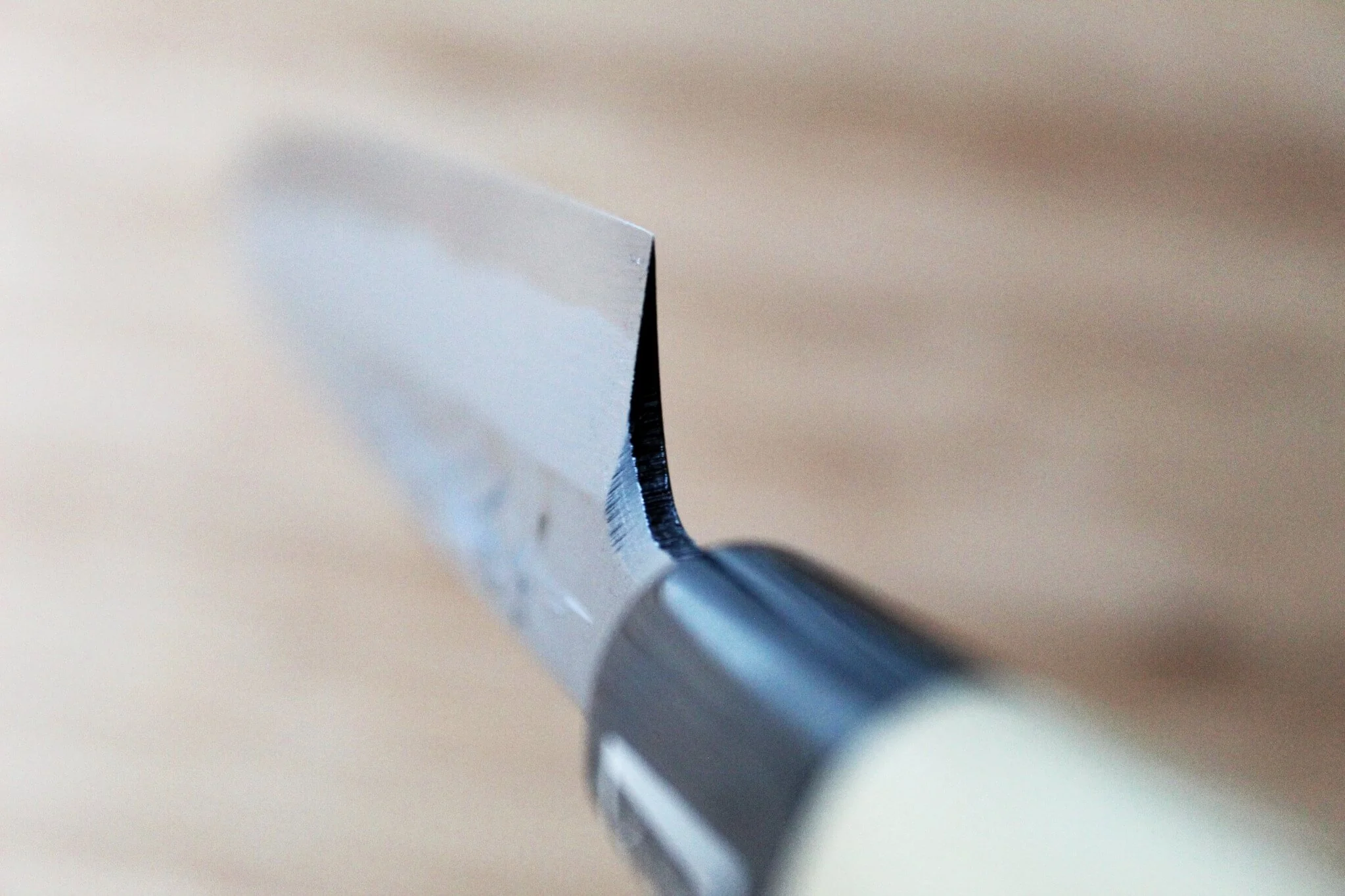 Miki Hamono Yanagiba Slicer Knife Shironiko Damascus Magnolia Handle - Image 9