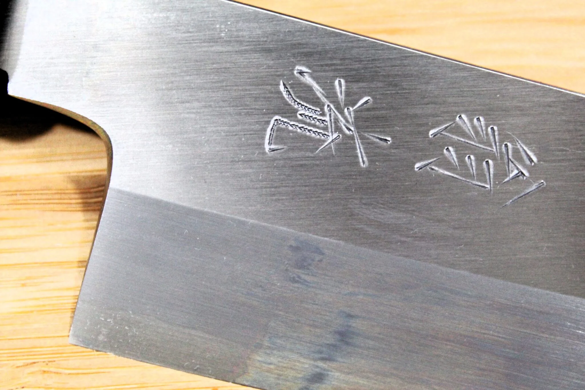 OUL Ginsan Kengata Petty 150 mm / 5.9" Black Makiji Urushi Handle - Image 3