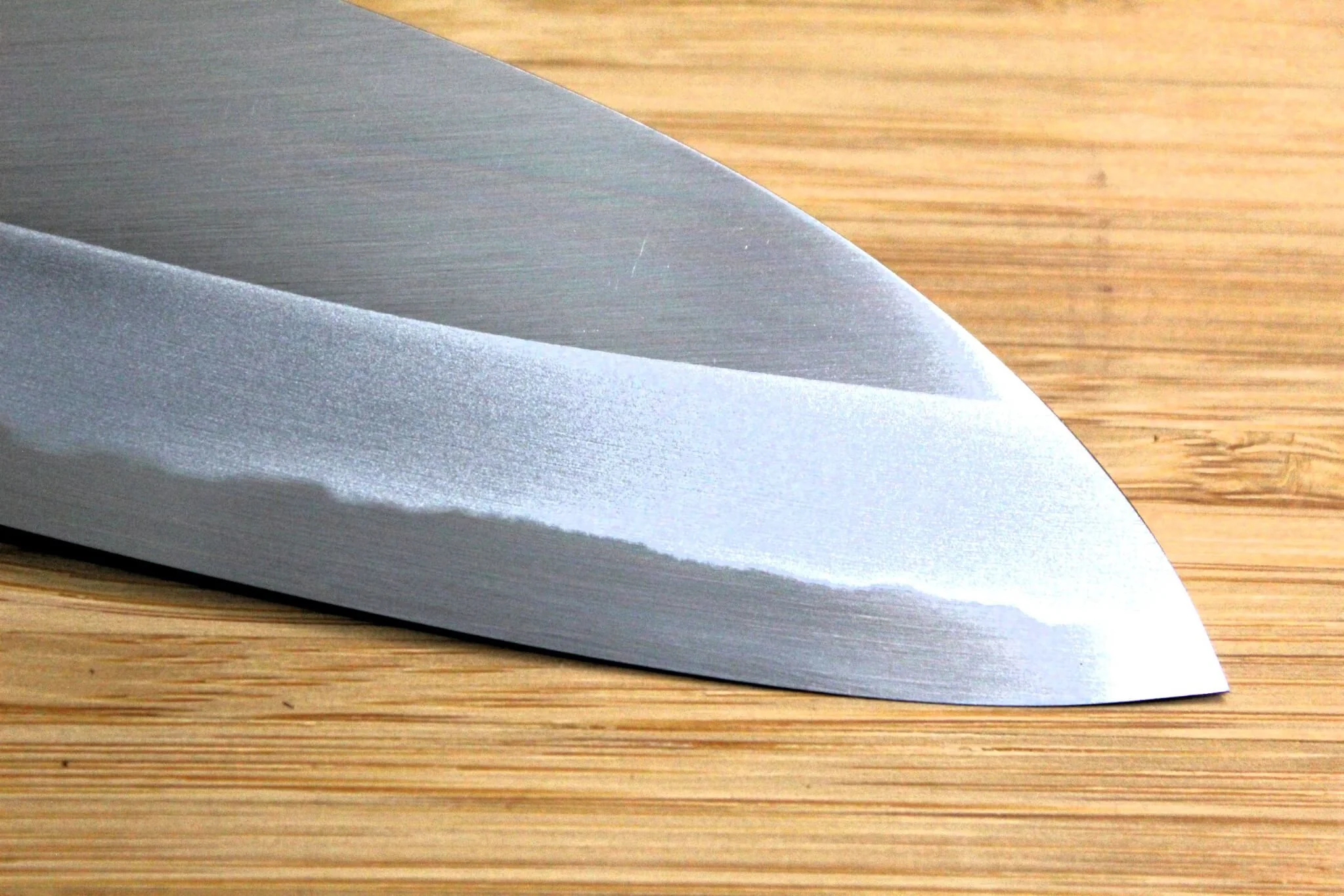 OUL Santoku Aoniko / Blue Steel #2 180mm  Oak Handle - Image 4