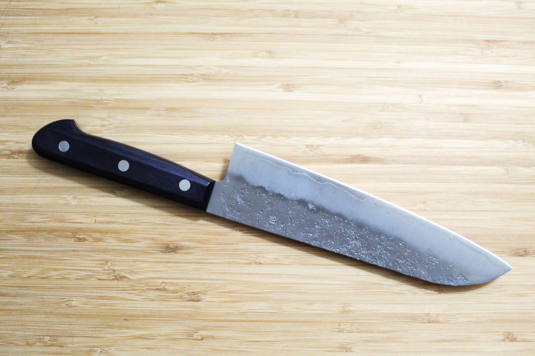 OUL Santoku Ginsan Nashiji 180 mm / 7.1" Purple Handle - Image 5