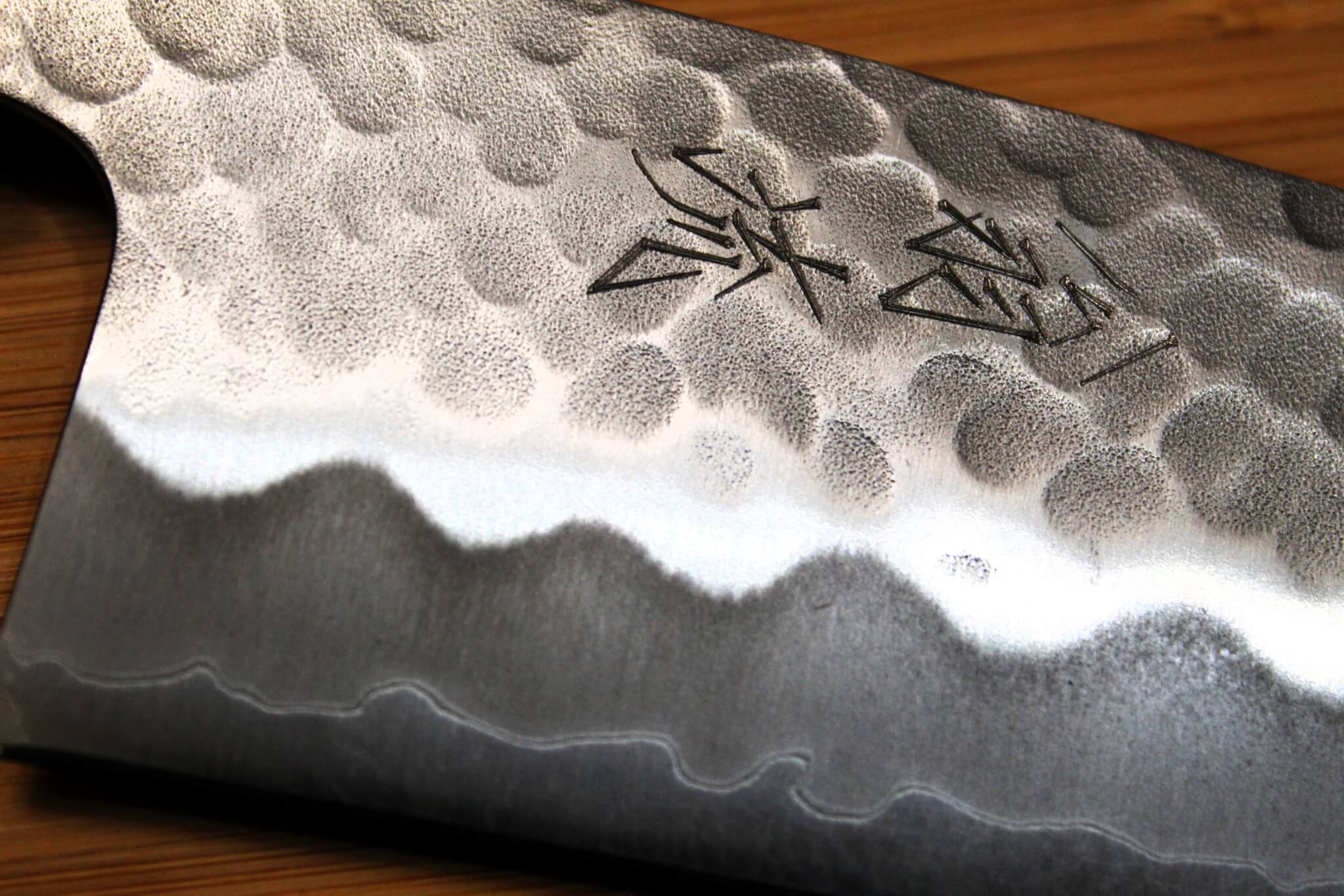 OUL Santoku Hammered Shironiko / White Steel #2 165 mm / 6.5" Magnolia Handle - Image 3