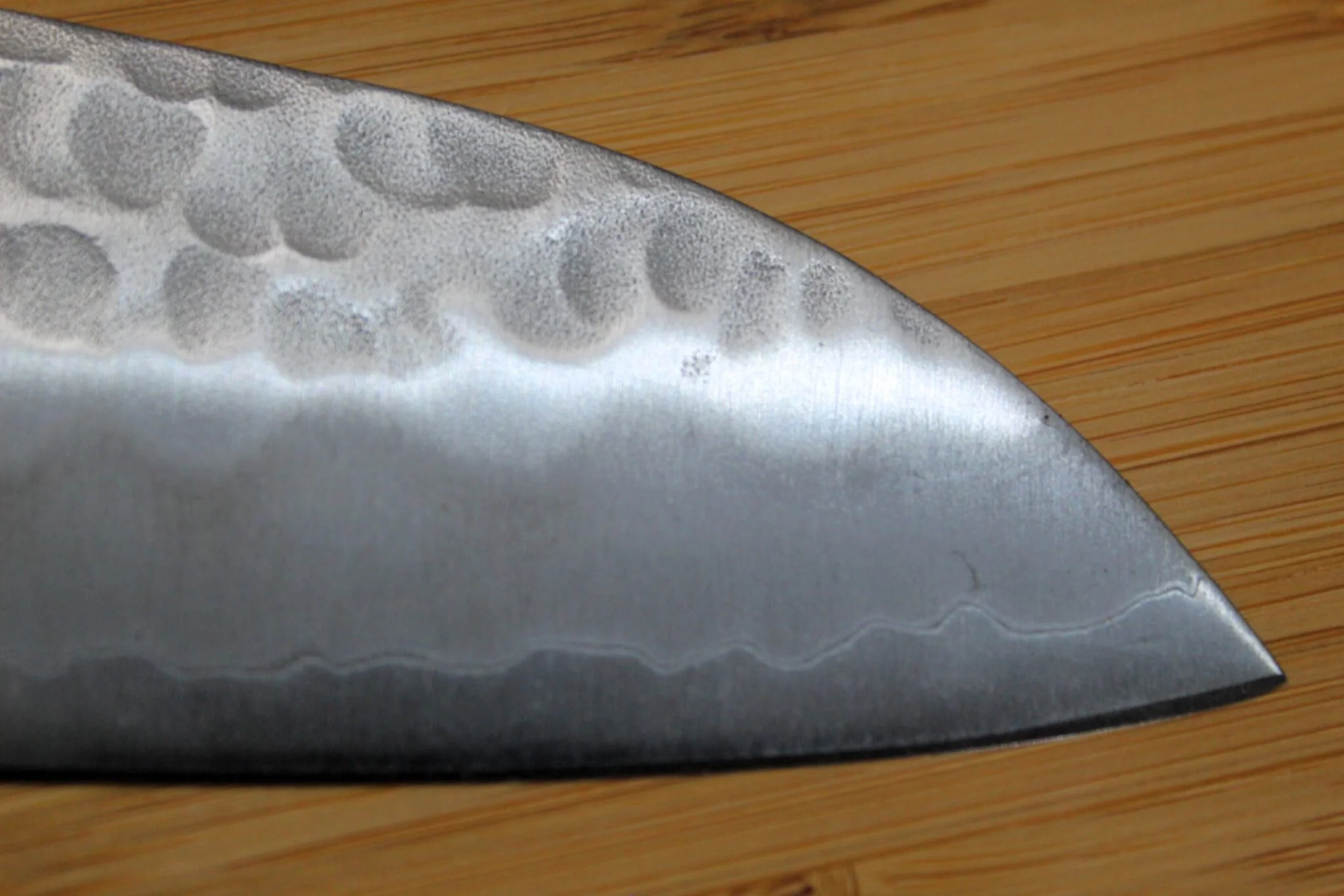 OUL Santoku Hammered Shironiko / White Steel #2 165 mm / 6.5" Magnolia Handle - Image 4