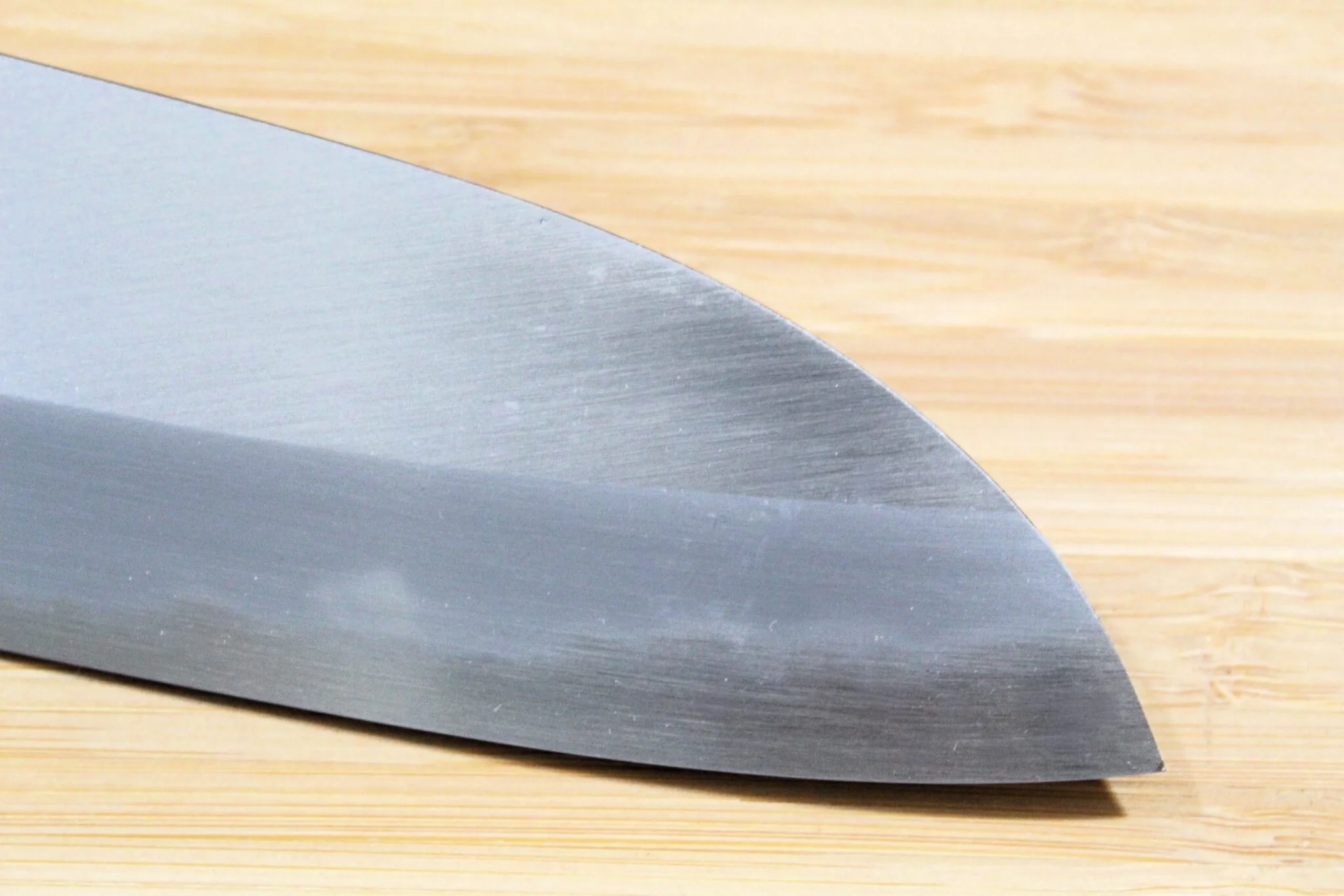 OUL Shirogami #2 / White Steel #2 Santoku 180 mm / 7.1" with Maple Handle - Image 4