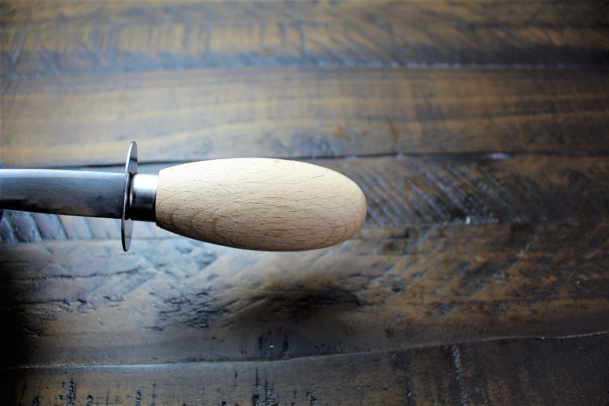 Oyster Shucker / Opener with Wooden Handle - Image 10