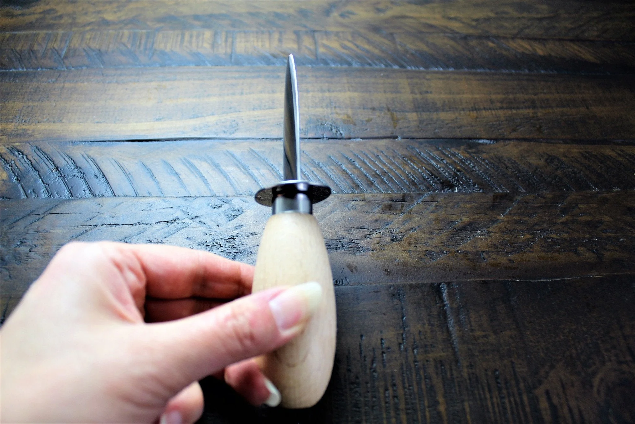 Oyster Shucker / Opener with Wooden Handle - Image 7