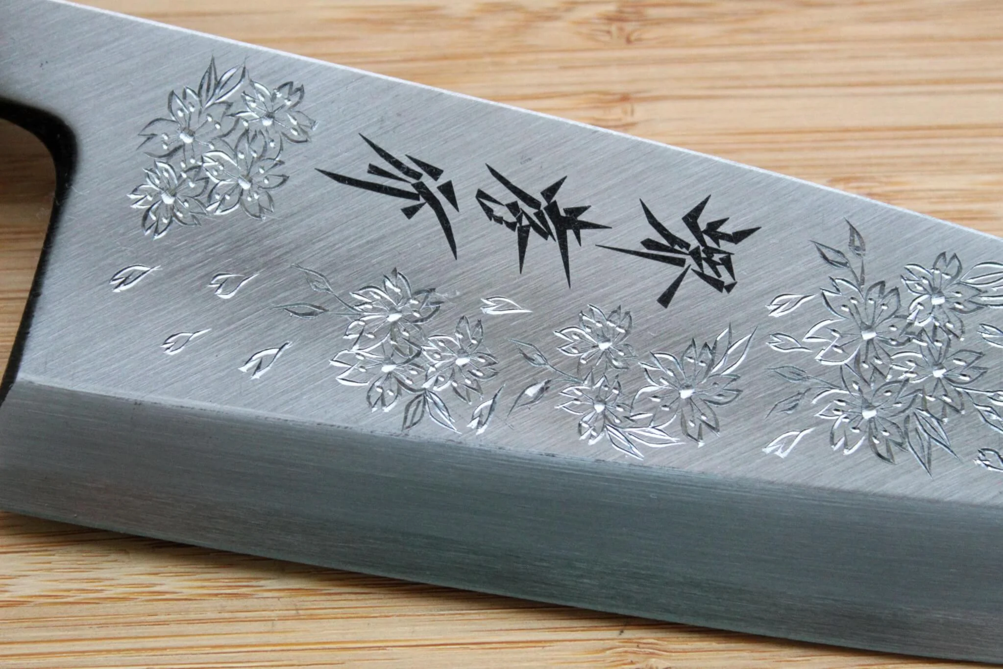 Sakai Takayuki Custom Sakura Decorative Deba Knife White Steel 180mm - Image 3
