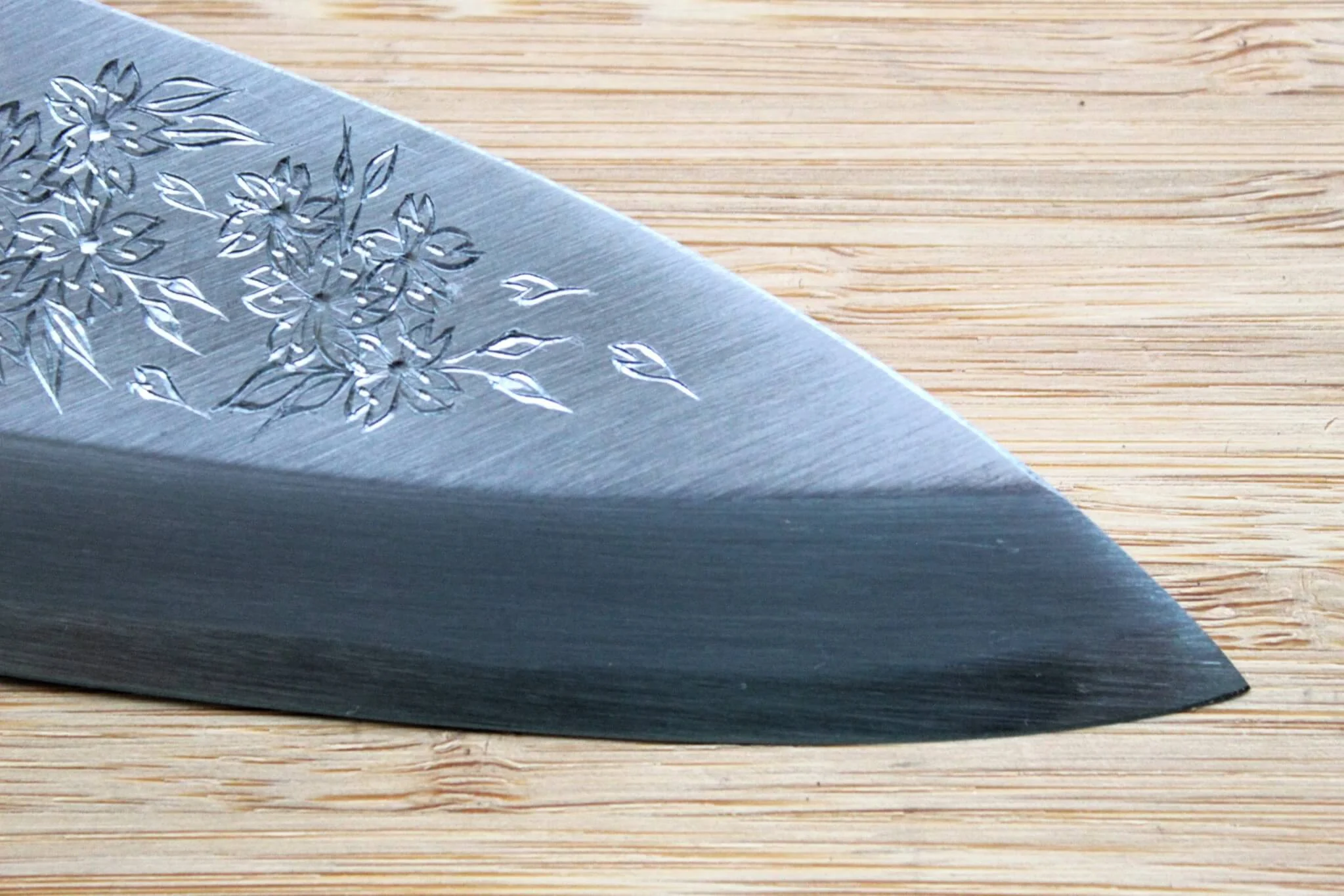 Sakai Takayuki Custom Sakura Decorative Deba Knife White Steel 180mm - Image 4