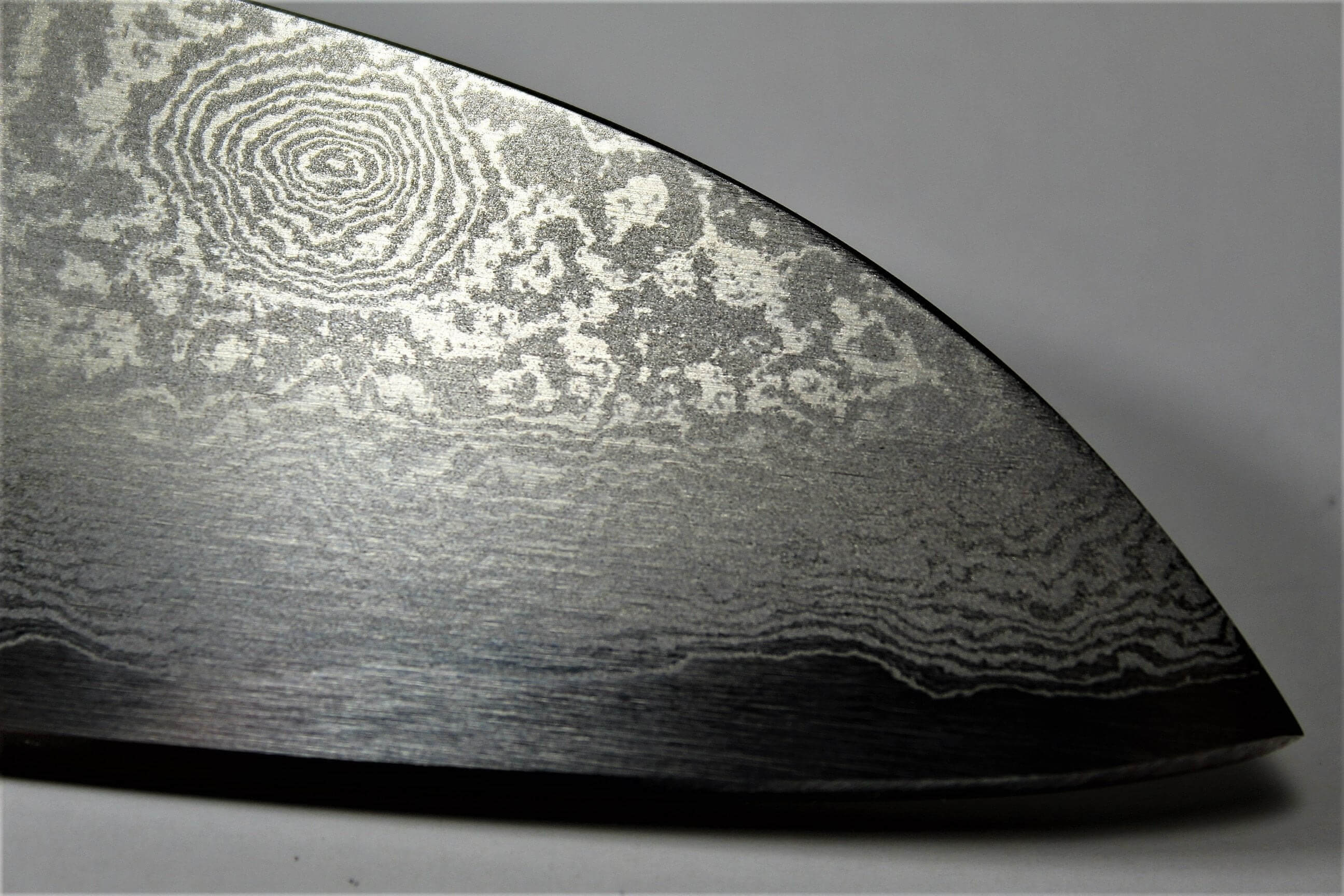 Sakai Takayuki Ginsan Damascus Santoku Knife 180mm (7.1") - Image 5