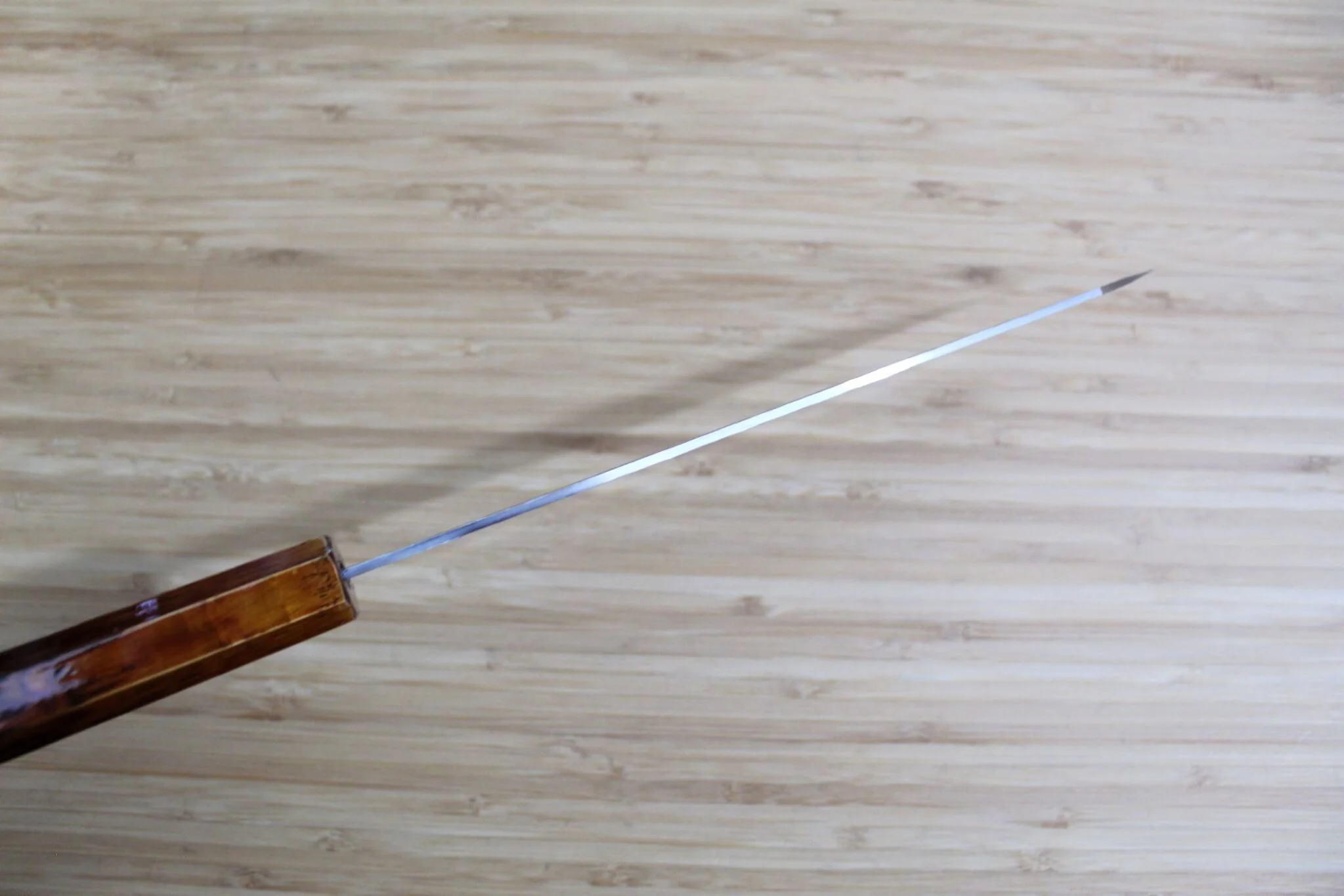 Sakai Takayuki 33-Layer Hammered Damascus 190mm Kengata Gyuto - Brown Lacquered Oak Handle - Image 7