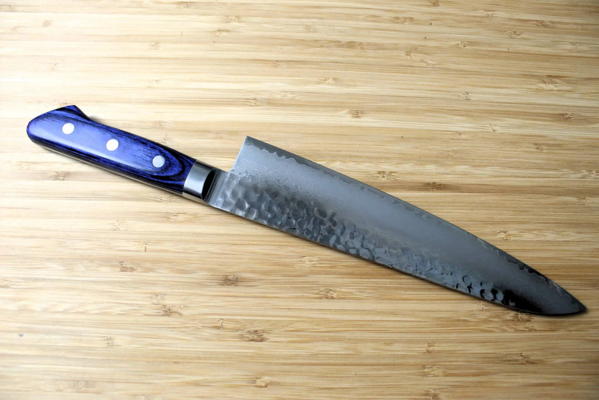 Sakai Takayuki 33-Layer Hammered Damascus 210mm Gyuto - Blue Wood Handle - Image 5