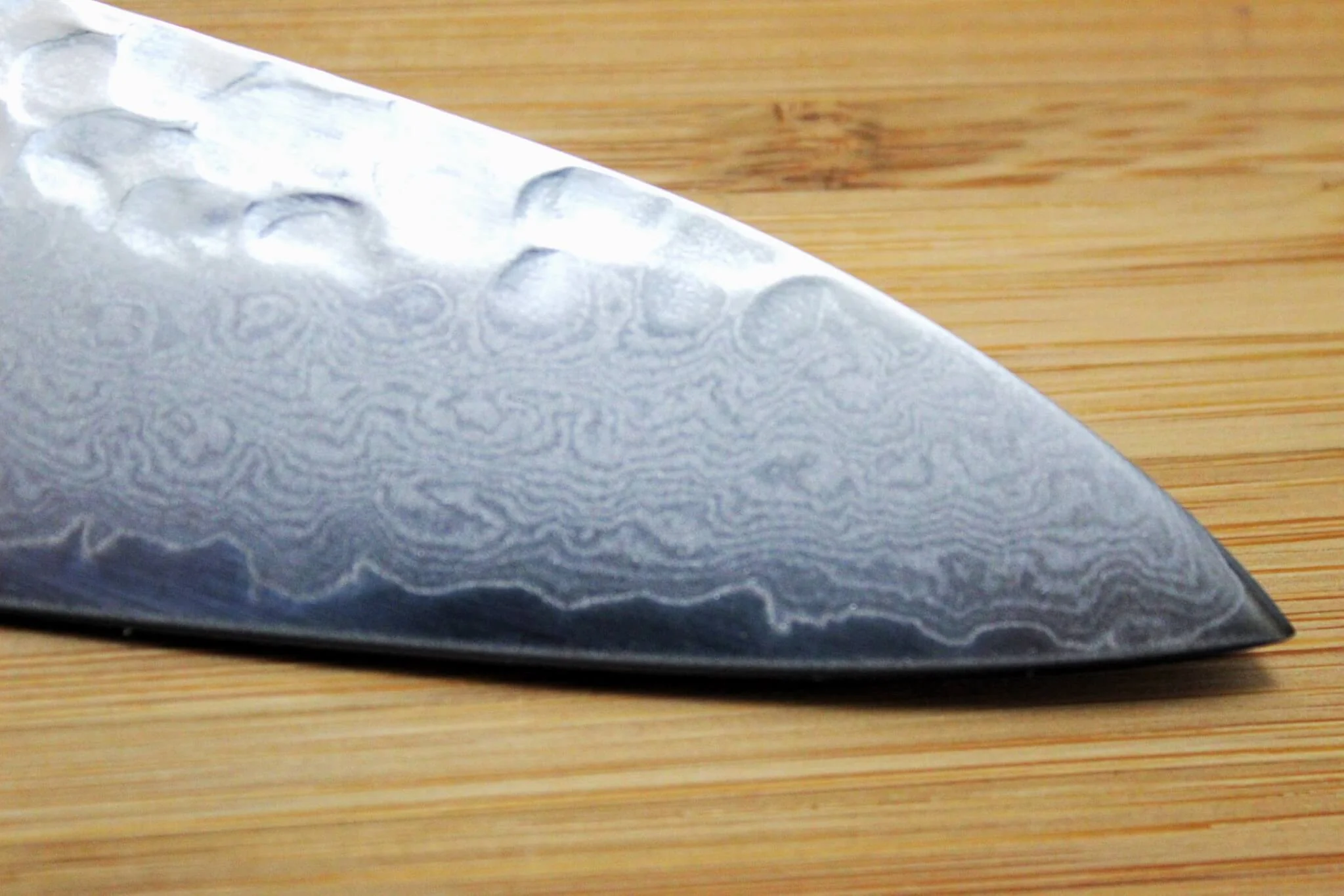 Sakai Takayuki 33-Layer Hammered Damascus 210mm Gyuto - Brown Lacquered Oak Handle - Image 4