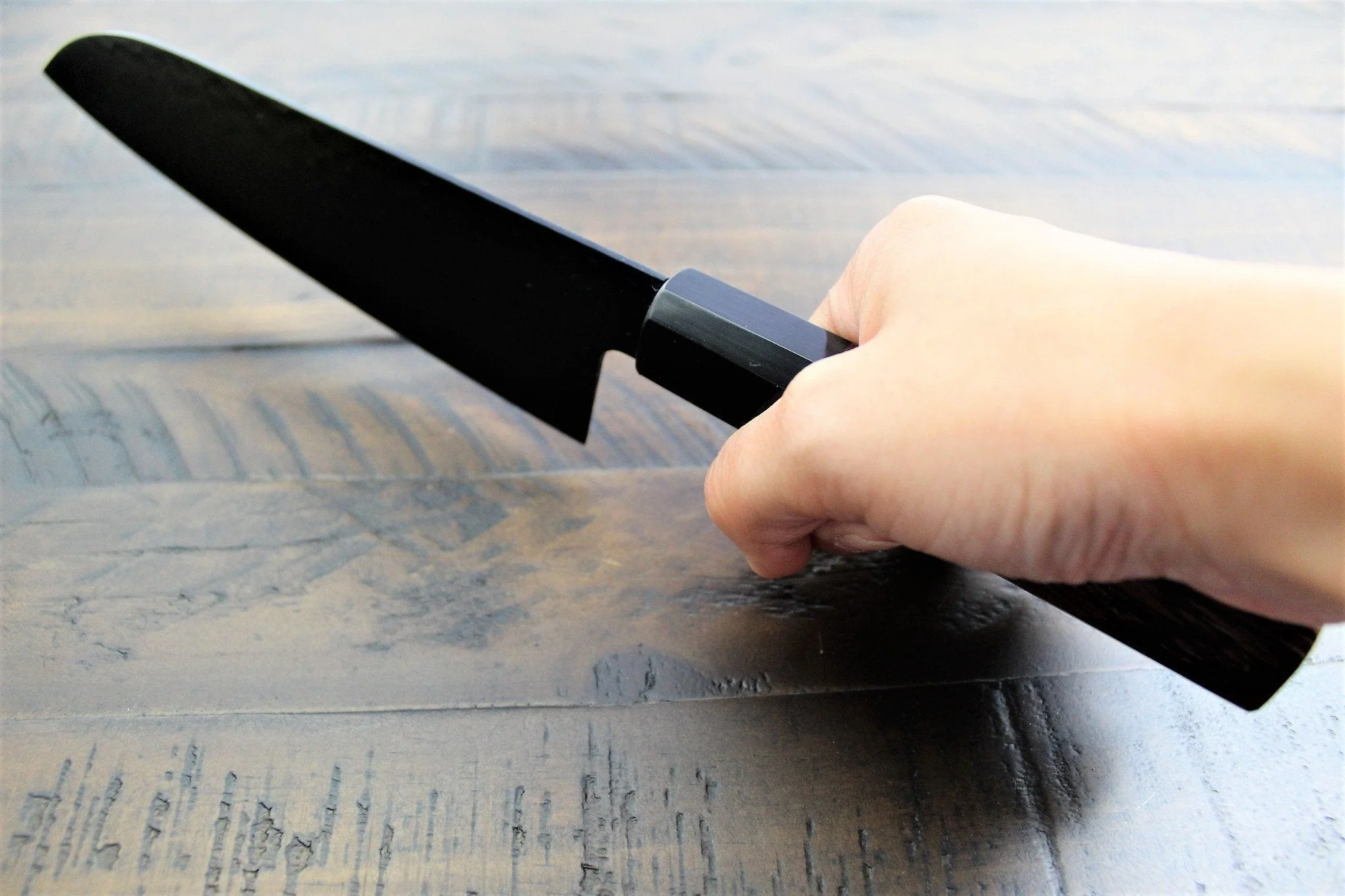 Sakai Takayuki Kurokage VG-10 with Non Stick Coating Santoku Knife 170mm (6.7") with Wenge Handle - Image 8