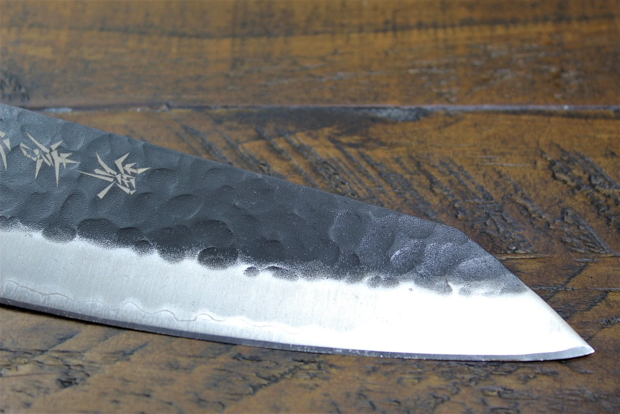 Sakai Takayuki Kengata Santoku 160mm (6.3") Aogami Super / Blue Super Kurouchi Hammered Finish - Image 3