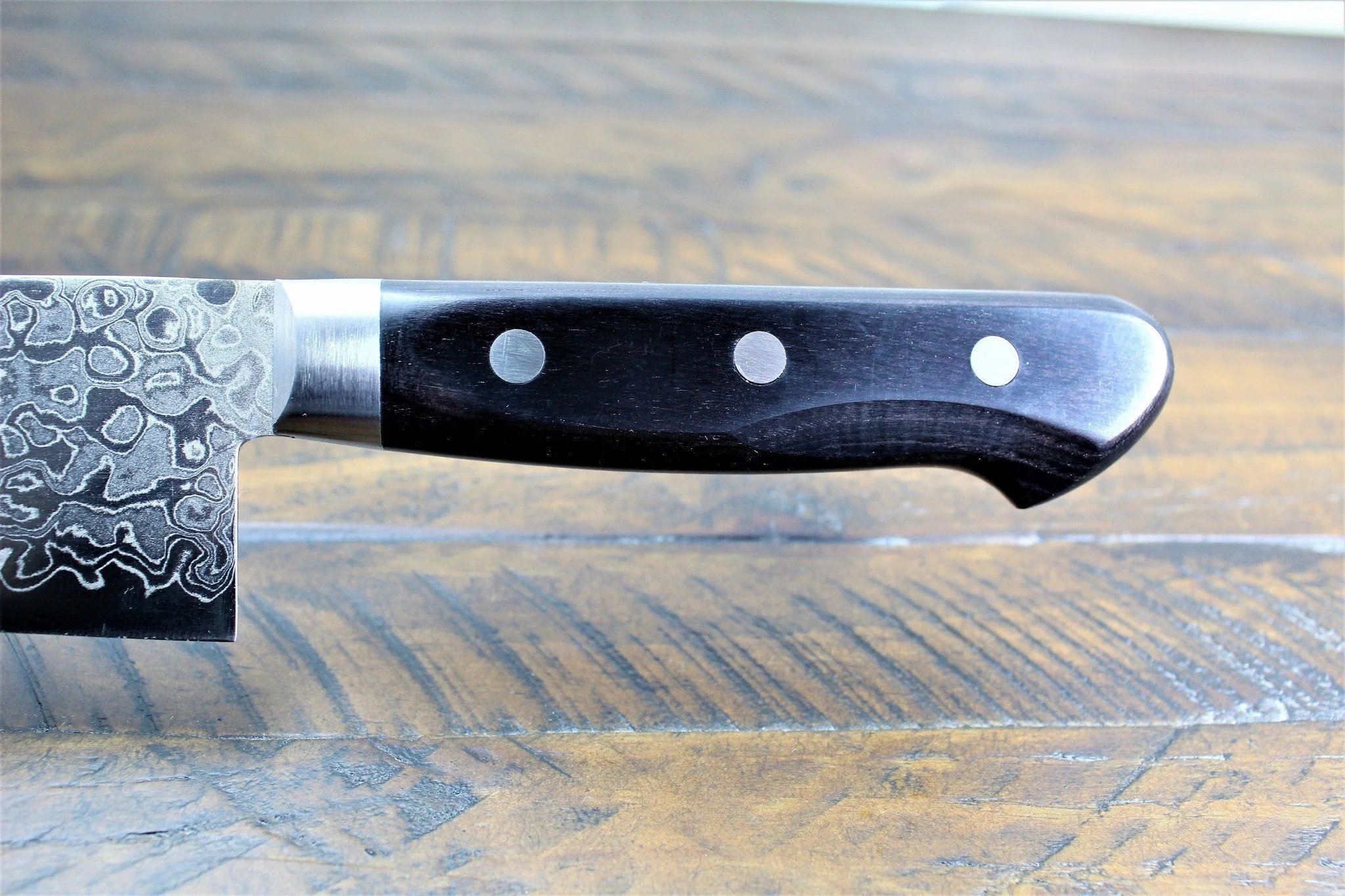 Sakai Takayuki Santoku Knife Mirror 170mm (6.7") Damascus 45 Layer - Image 9