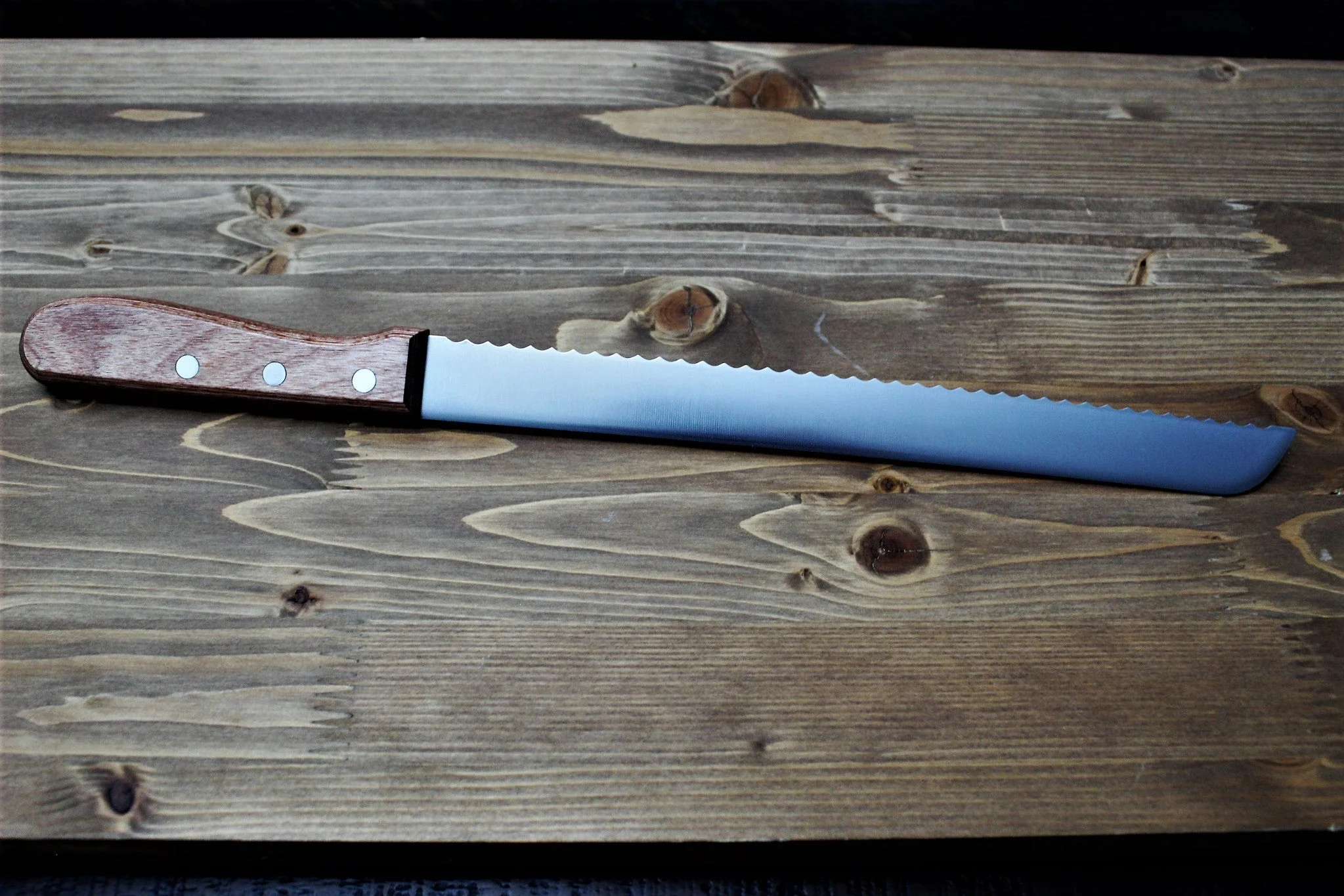 Sawakazuma Japanese Bread Knife 250mm (9.8") Wood Handle - Image 5