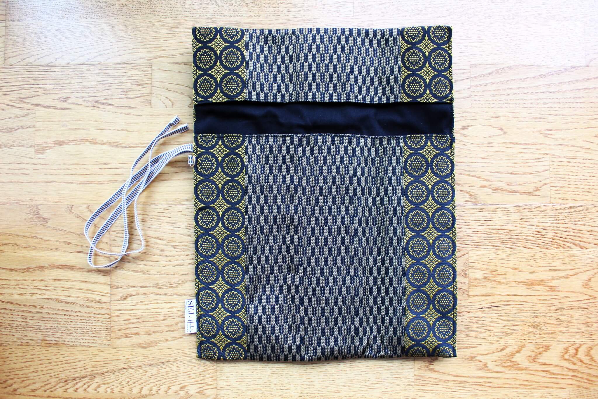 Sayaka Japanese Tatami mat edge Knife Roll Carry Bag for 3 Knives - Image 3