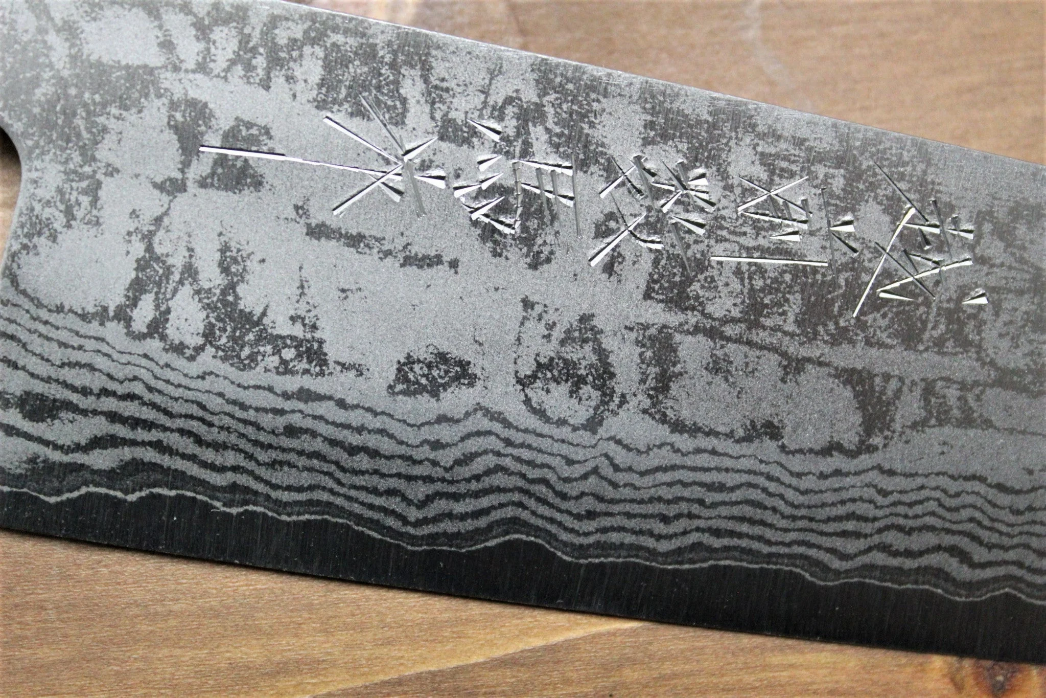 Sawakazuma Setsugetsuka VG-10 Damascus Santoku 165 mm / 6.5" Rosewood Handle - Image 4