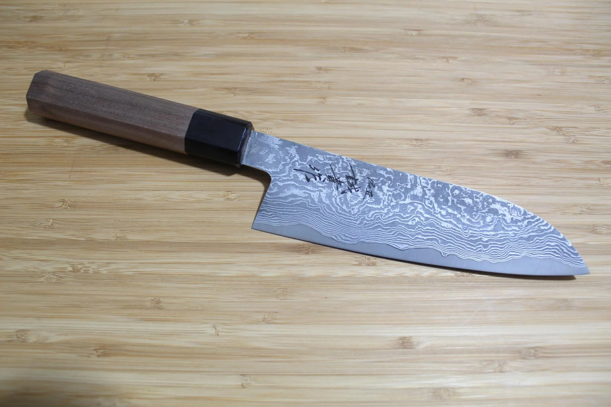 Shigeki Tanaka Damascus SG2 Steel Santoku with Walnut Handle 165 mm / 6.5" - Image 4