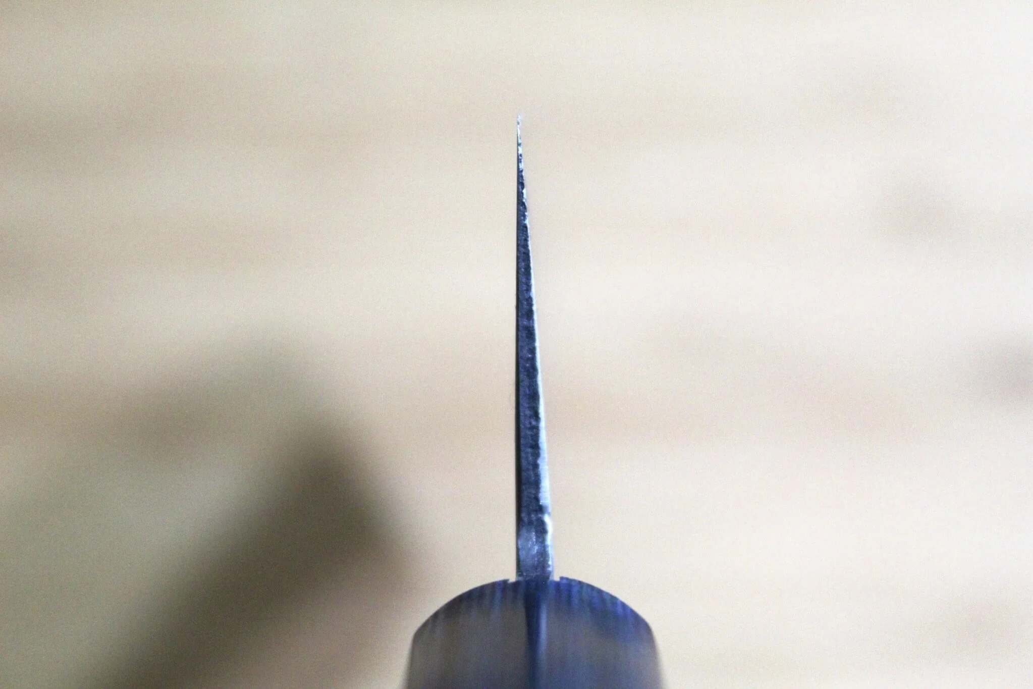 Shigeki Tanaka Damascus VG-10 Nakiri with Blue Handle 165mm / 6.5" - Image 7