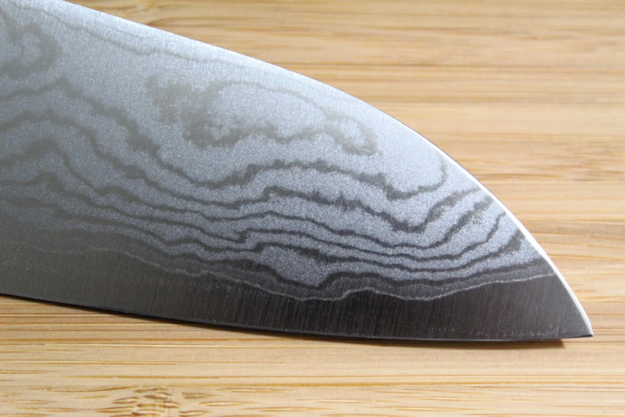 Shigeki Tanaka Damascus VG-10 Santoku with Magnolia Handle Buffalo Ferrule 165mm / 6.5" - Image 4